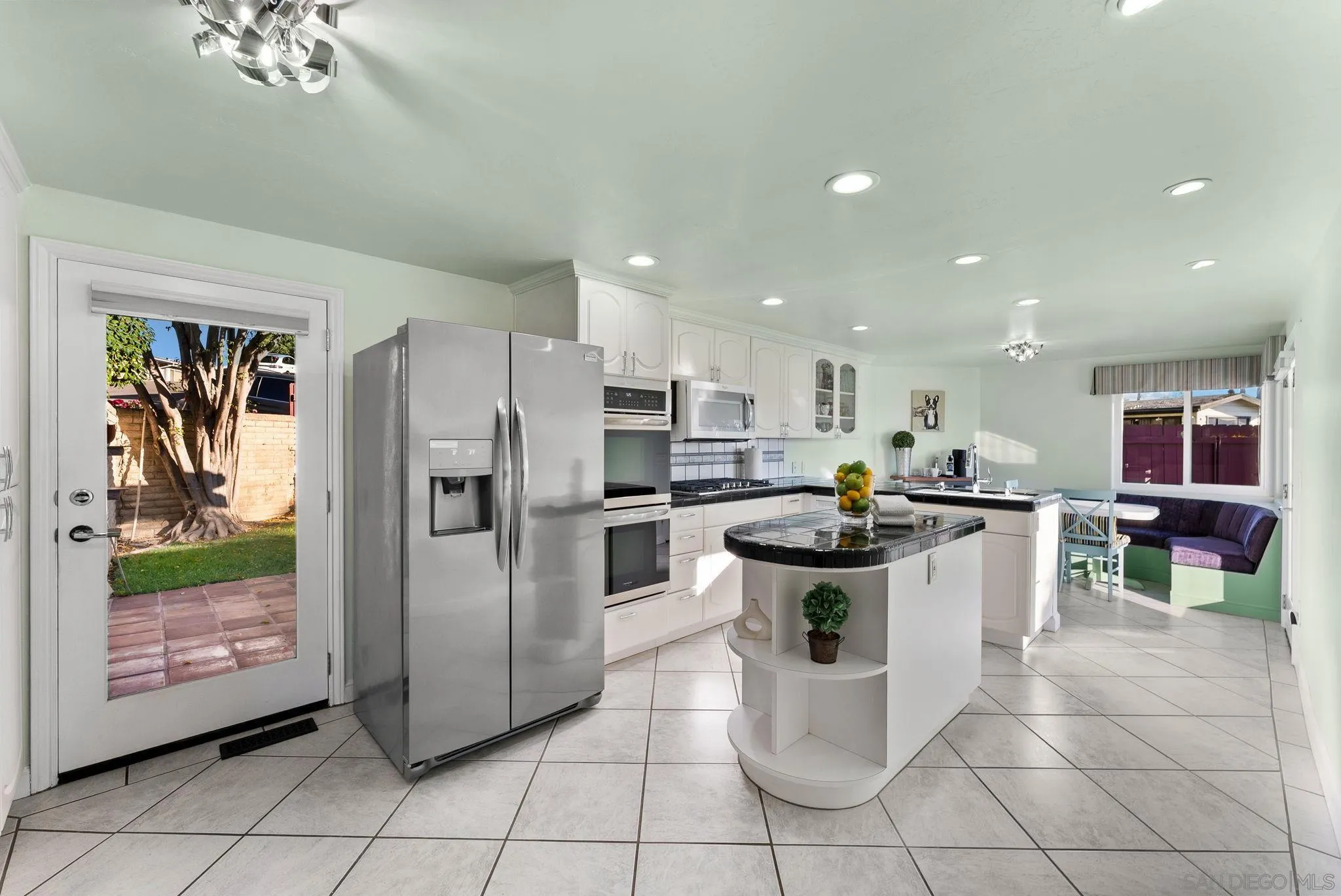 https://cdn.realtyfeed.com/cdn/127/260007425/6608c41498d18de016160fb9bb25becc.webp