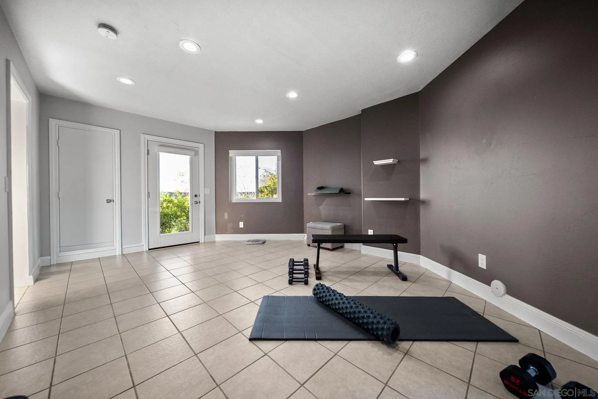 https://cdn.realtyfeed.com/cdn/127/260007425/f57f4986de391d476fdfe388324d049b.webp