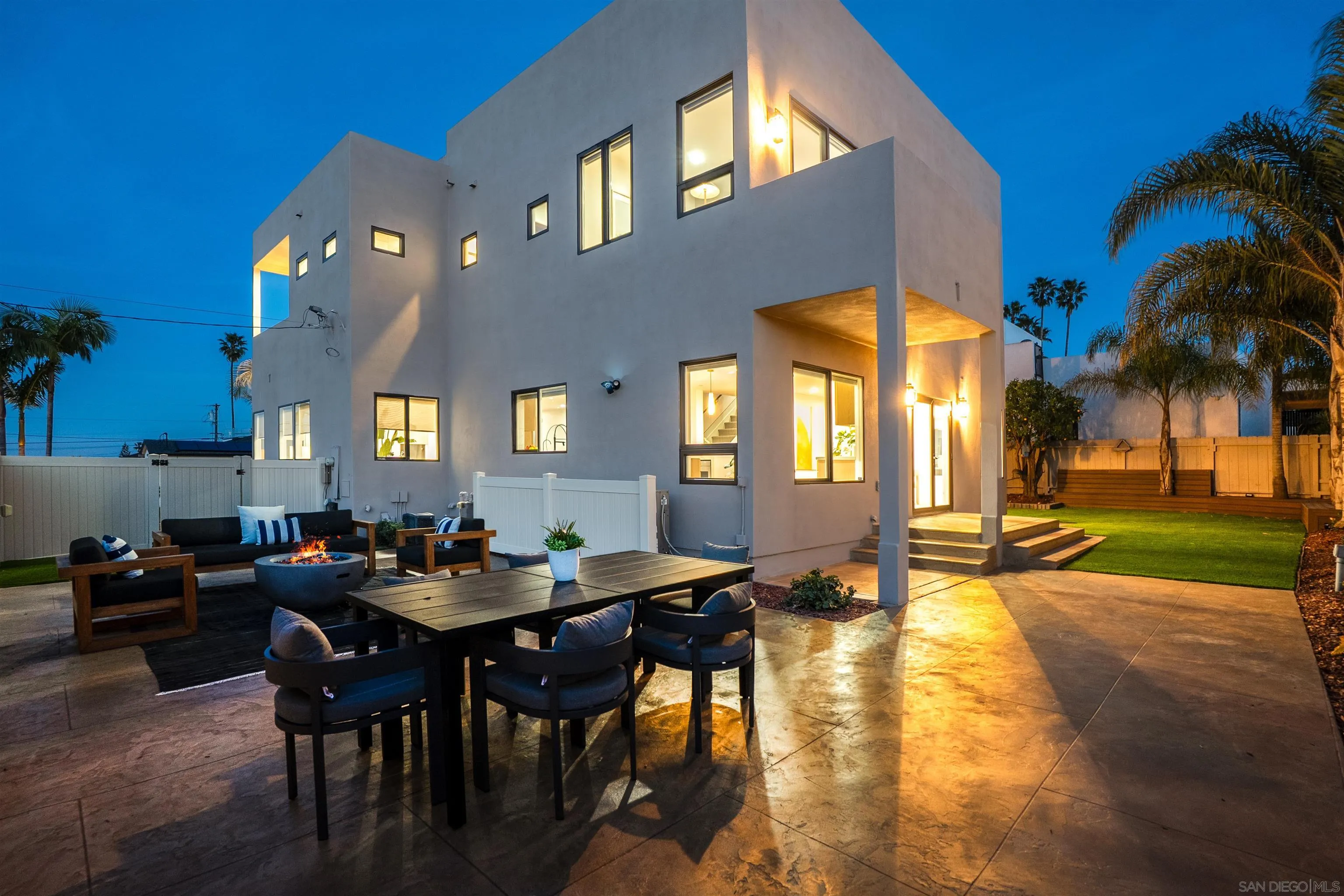 https://cdn.realtyfeed.com/cdn/127/260007428/59ed428672ac003f37f98f3c31a467c7.webp
