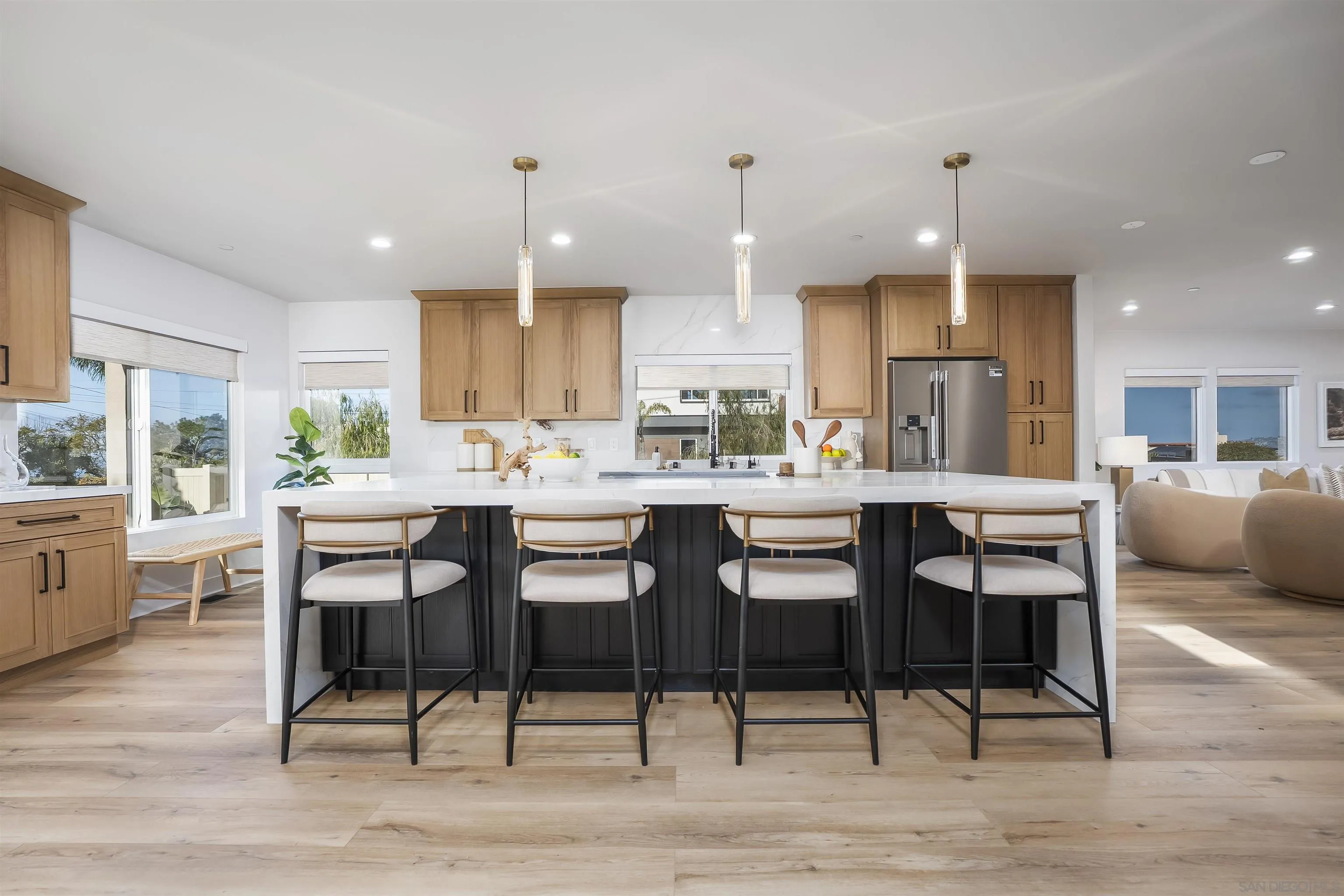https://cdn.realtyfeed.com/cdn/127/260007428/8849a83473777c0b13b77dc99a9ddbc9.webp