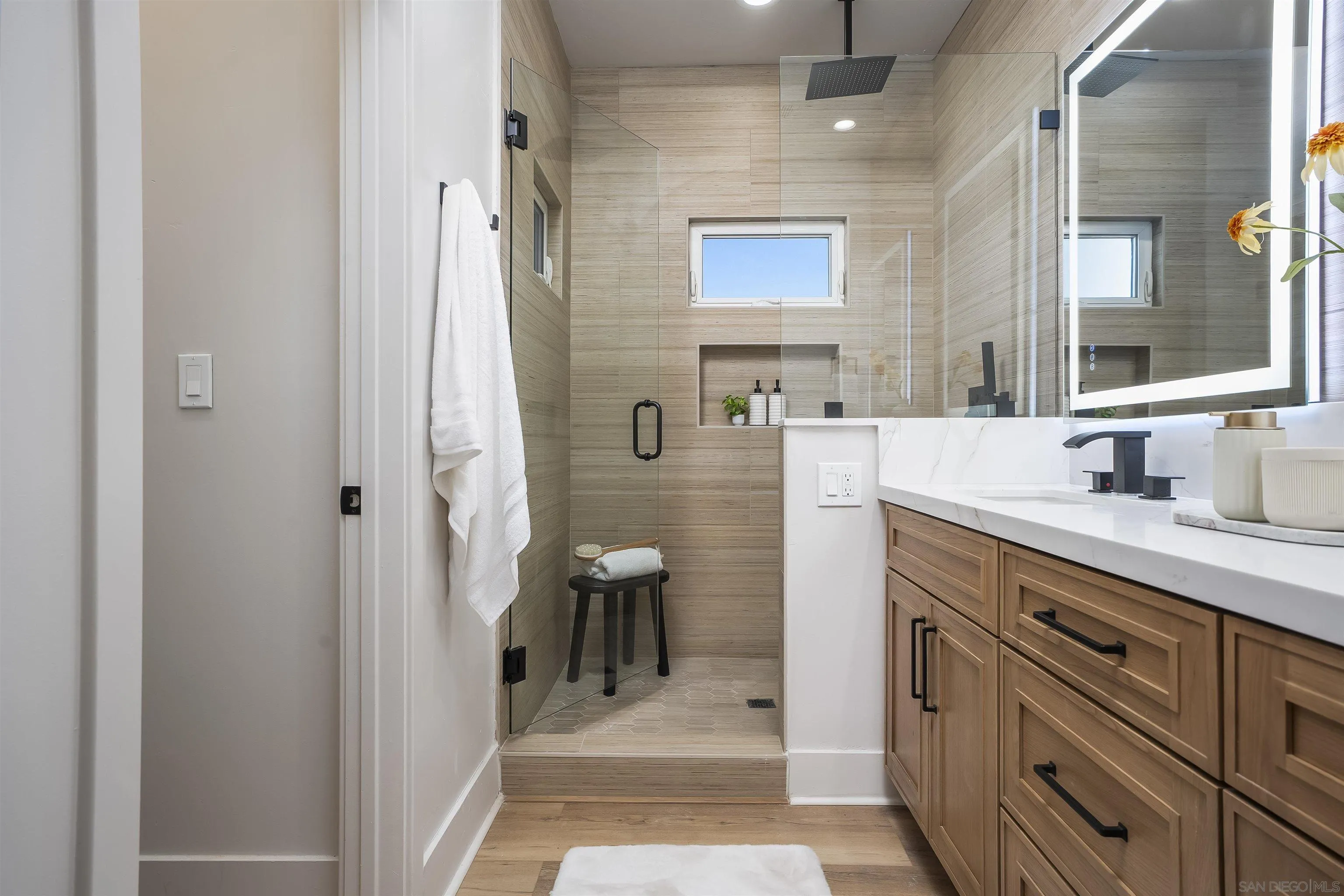 https://cdn.realtyfeed.com/cdn/127/260007428/bf694493338c524d561d4bdd3b037587.webp