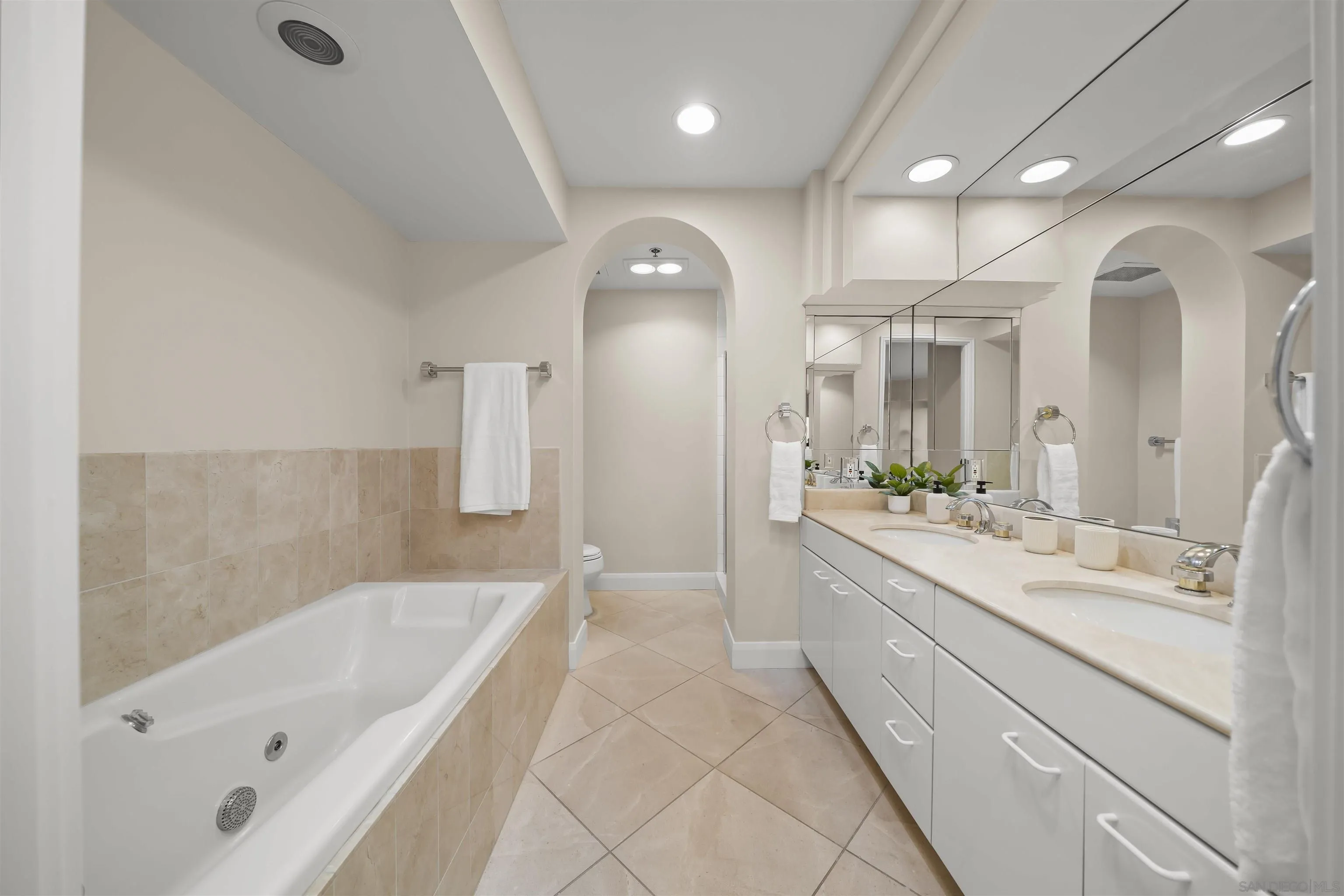 Photo #22: 260007434 Listing: Photo #22