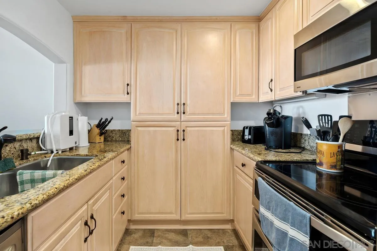 Photo #3: 260007435 Listing: Photo #3