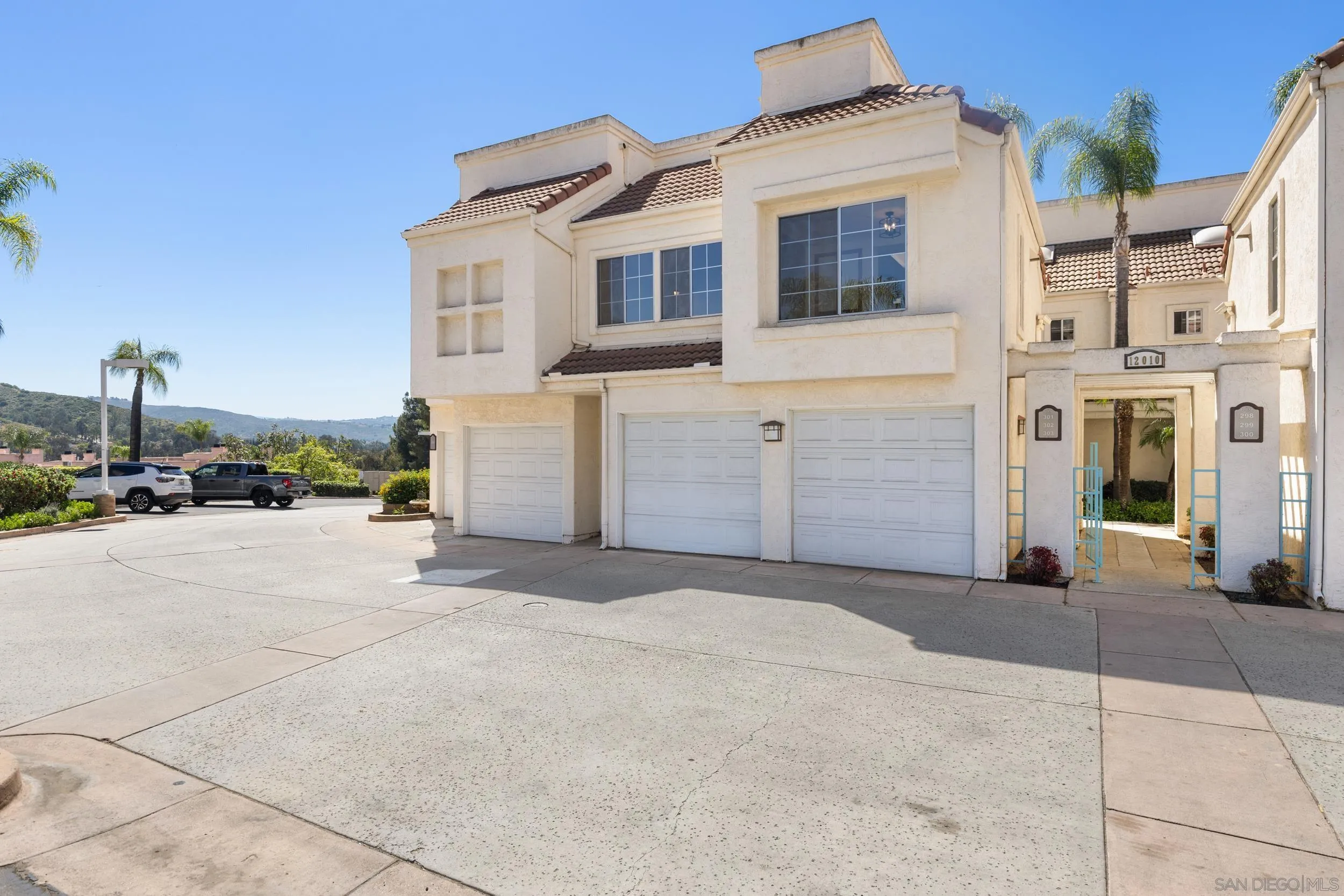Photo #2: 260007437 Listing: Photo #2