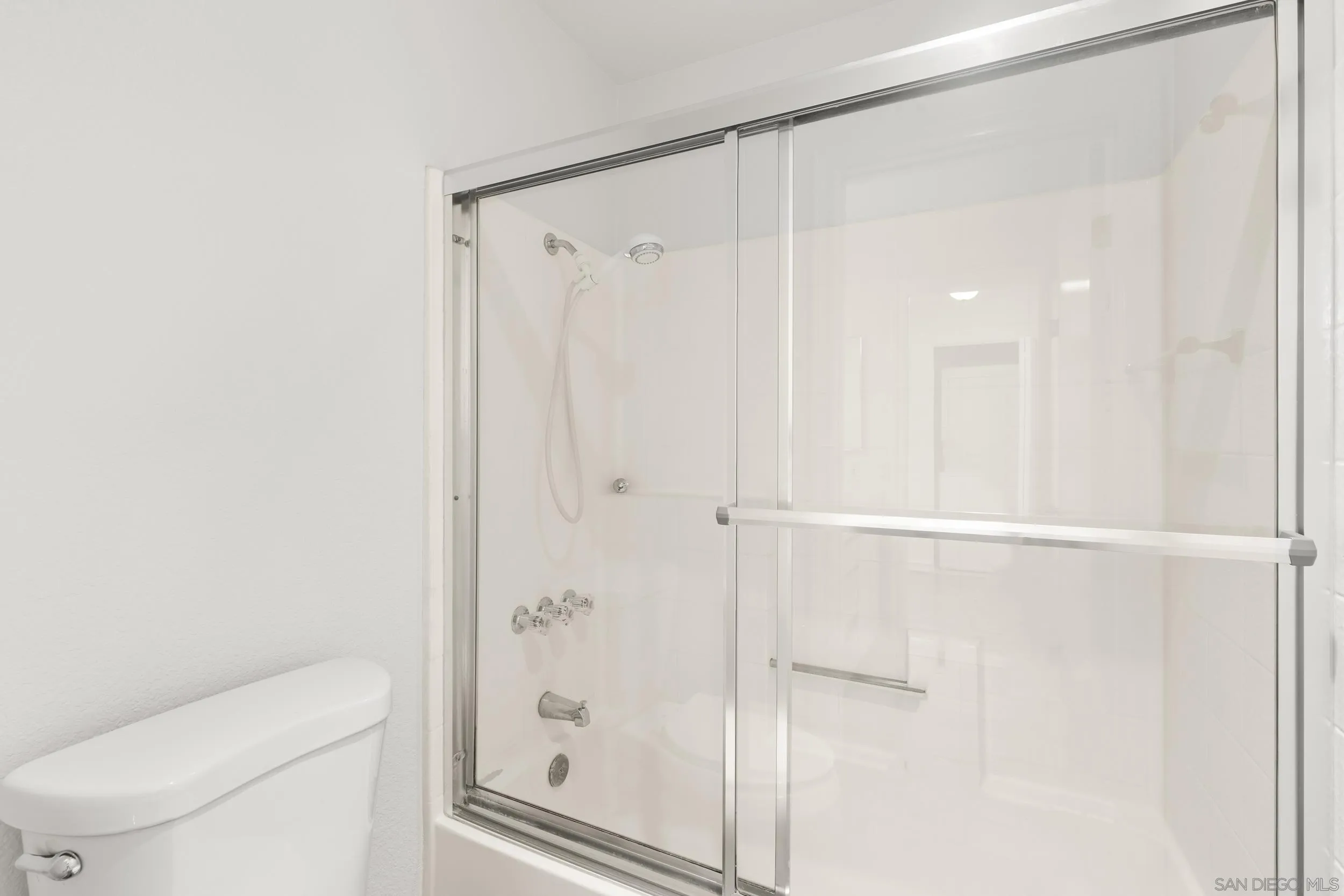 Photo #17: 260007437 Listing: Photo #17