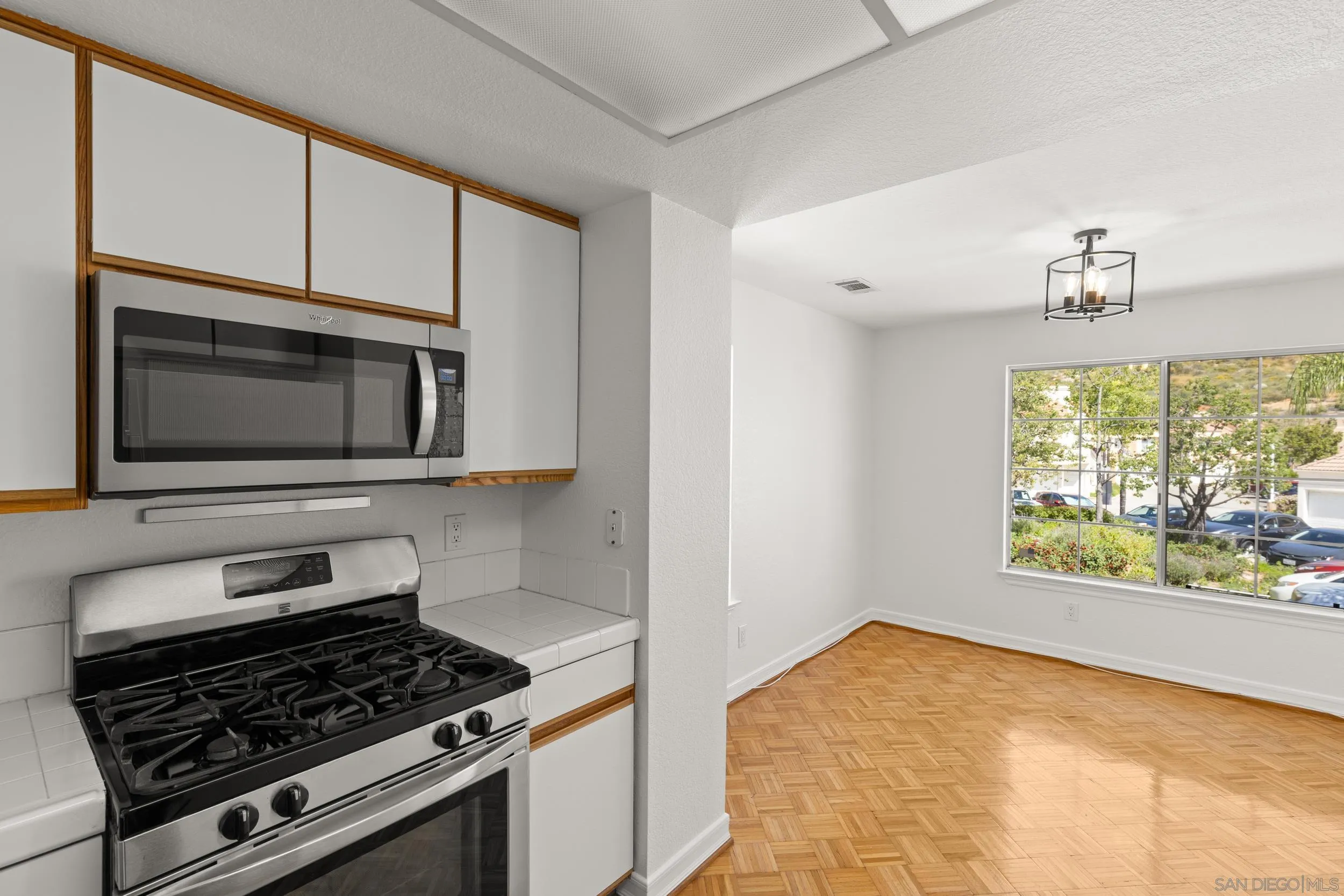 Photo #11: 260007437 Listing: Photo #11