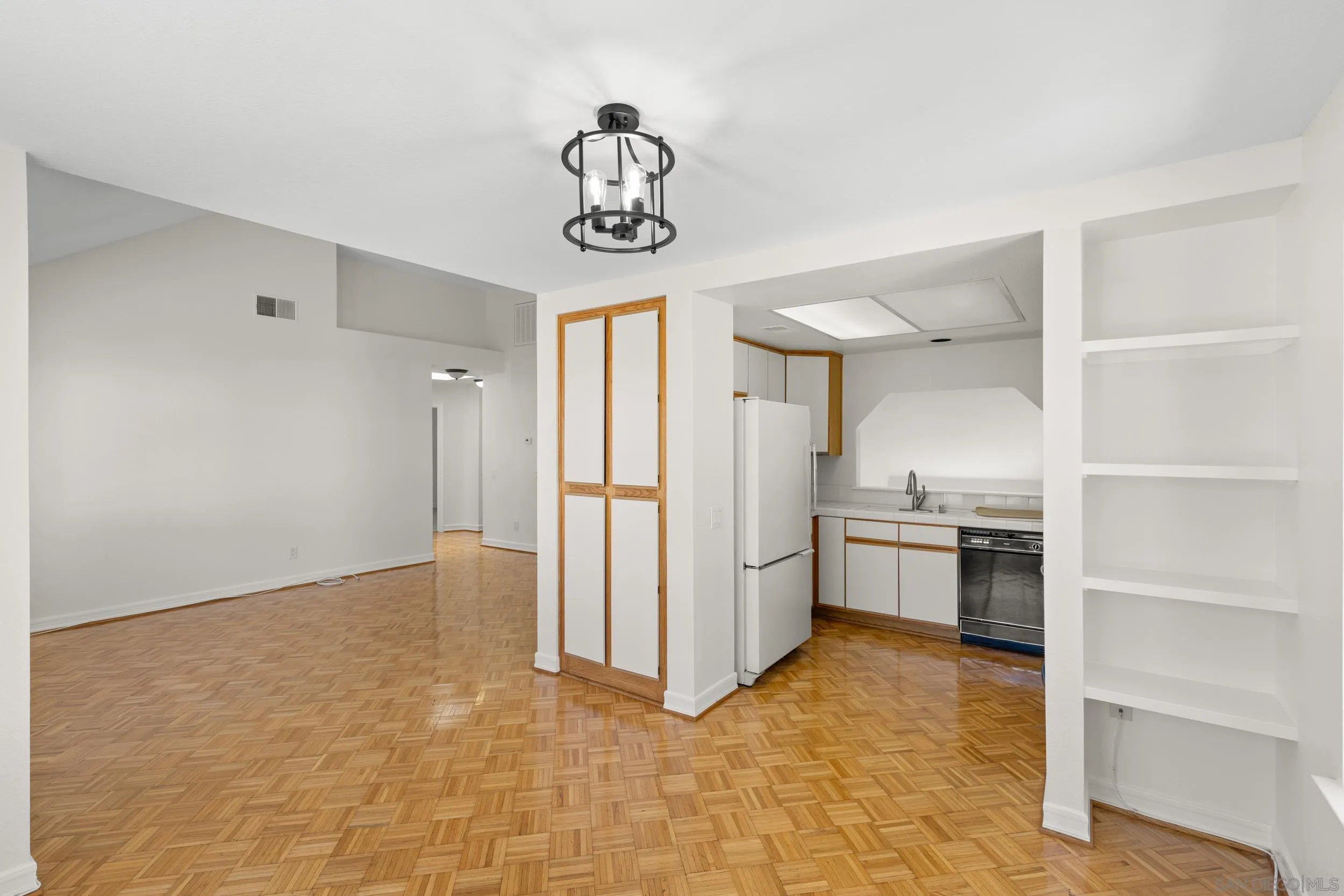 Photo #8: 260007437 Listing: Photo #8