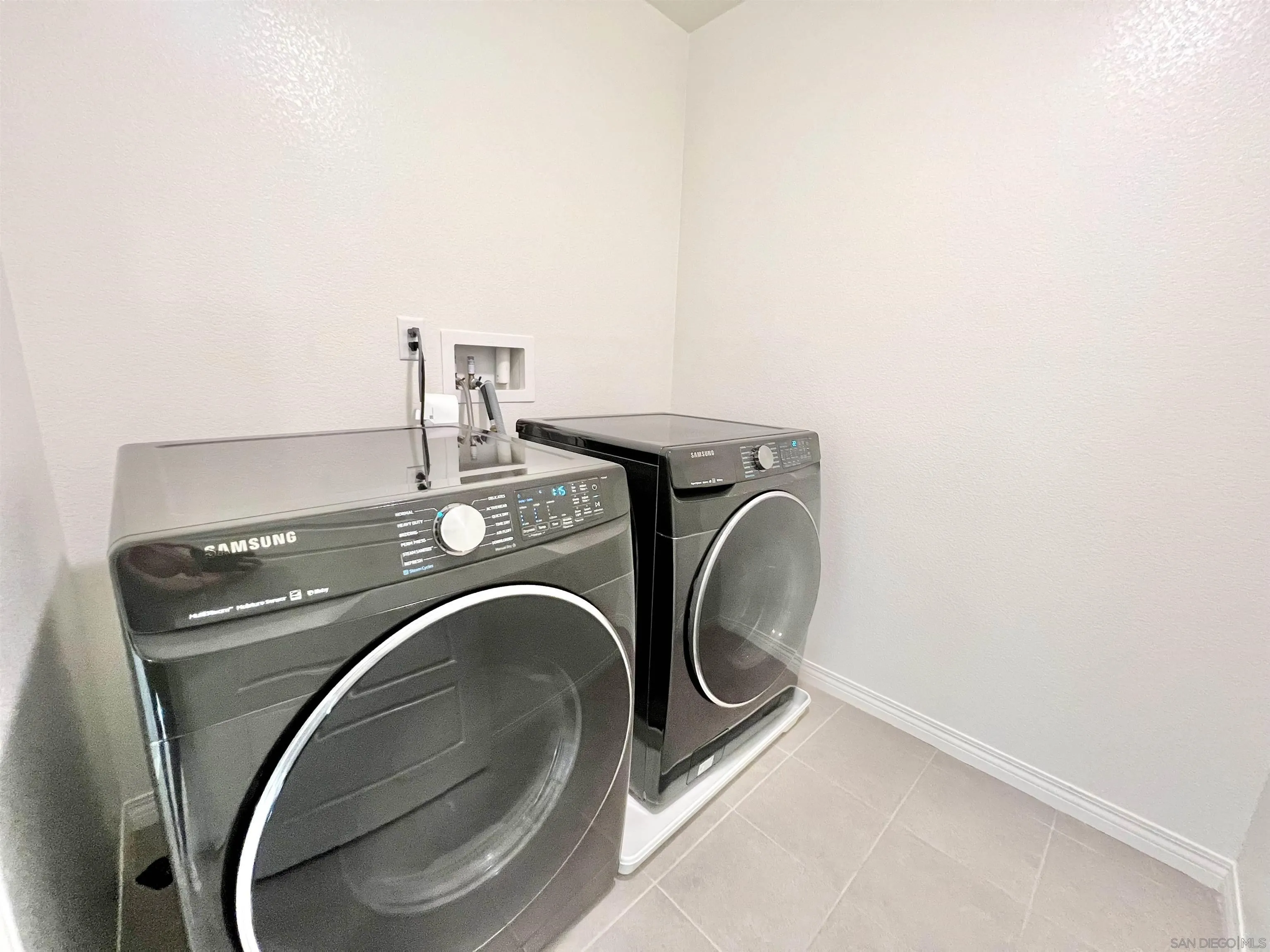 https://cdn.realtyfeed.com/cdn/127/260007440/0d81f93712626e72e0459b727a569407.webp