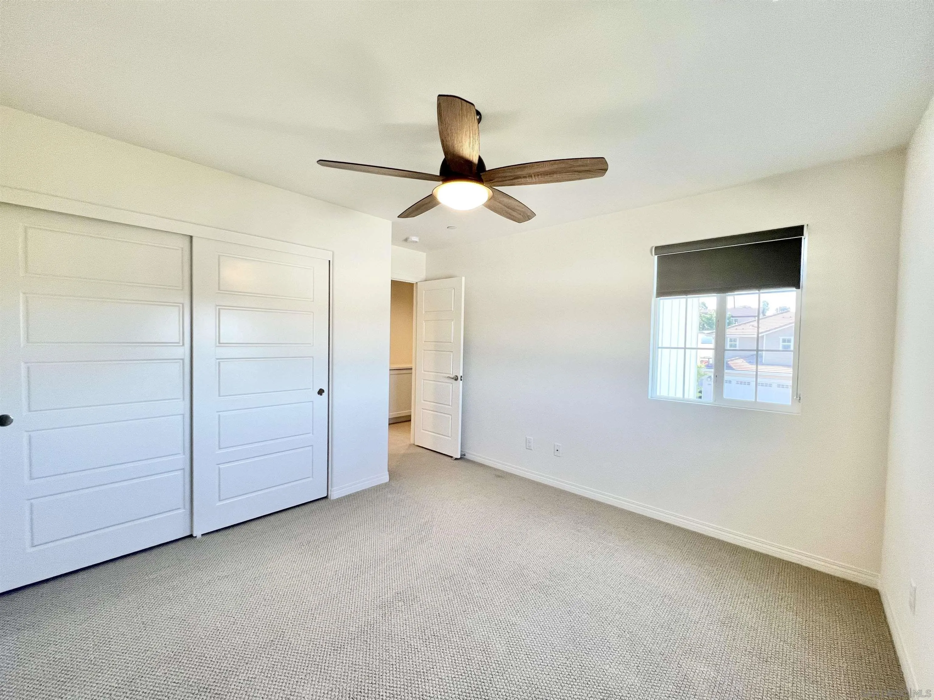 https://cdn.realtyfeed.com/cdn/127/260007440/a44c63b46624bafa599539e1ce5779e7.webp