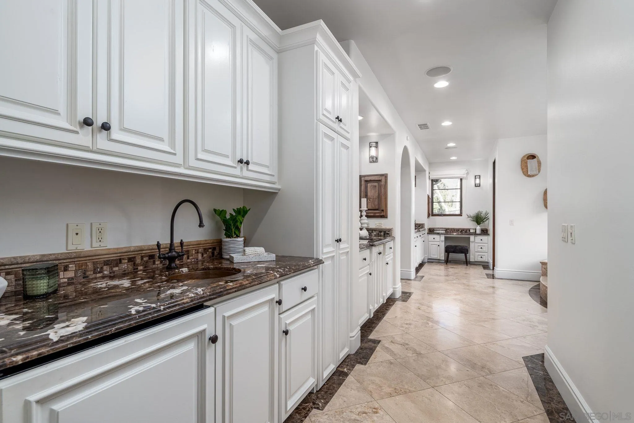 https://cdn.realtyfeed.com/cdn/127/260007447/97caf32b061ffda1f57d333eb26bd822.webp