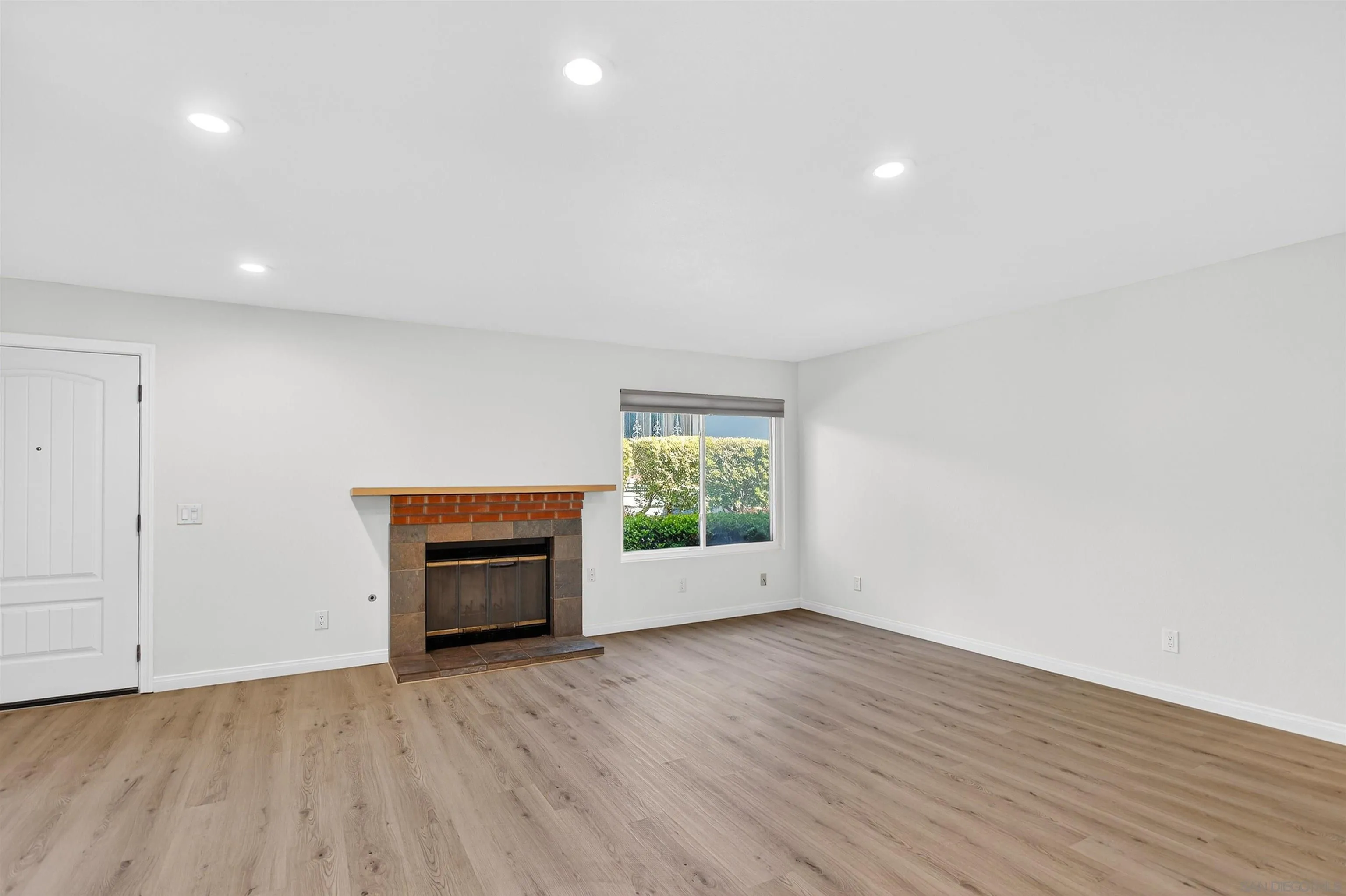 https://cdn.realtyfeed.com/cdn/127/260007449/19dc9d87c762338c21e5cfdcccd98453.webp