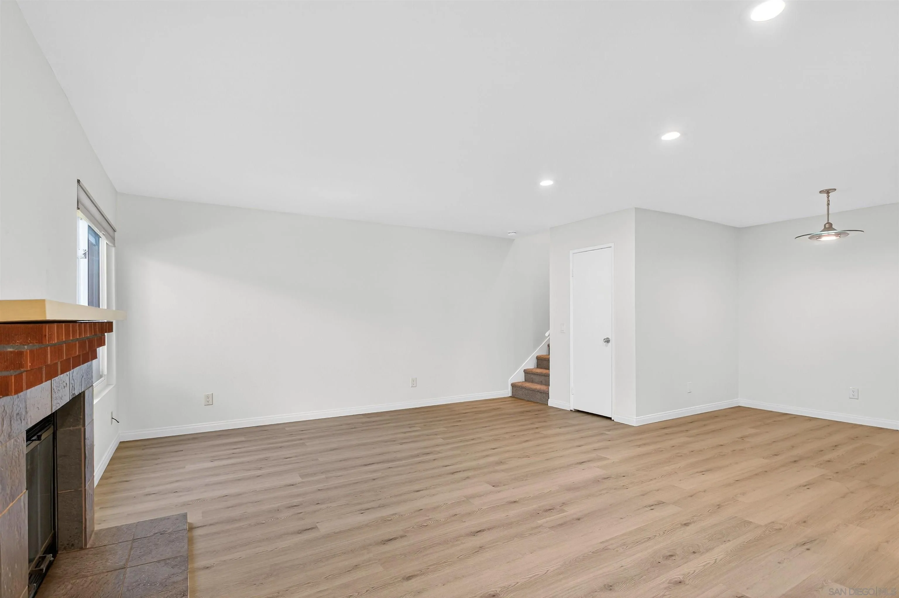 https://cdn.realtyfeed.com/cdn/127/260007449/4ddcd61e8e0a016053f4d0b43b23c76f.webp