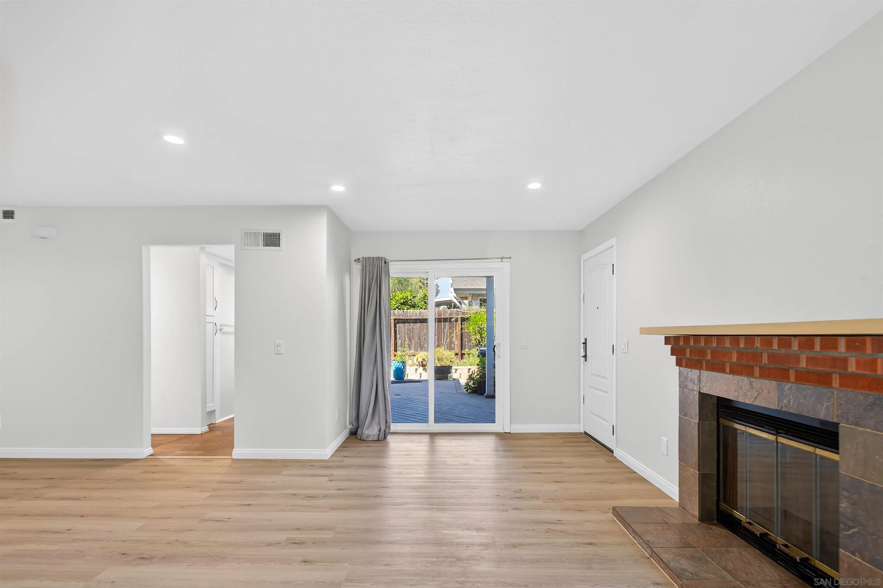 https://cdn.realtyfeed.com/cdn/127/260007449/60223ba0697de134d2d38ef66f61c566.webp