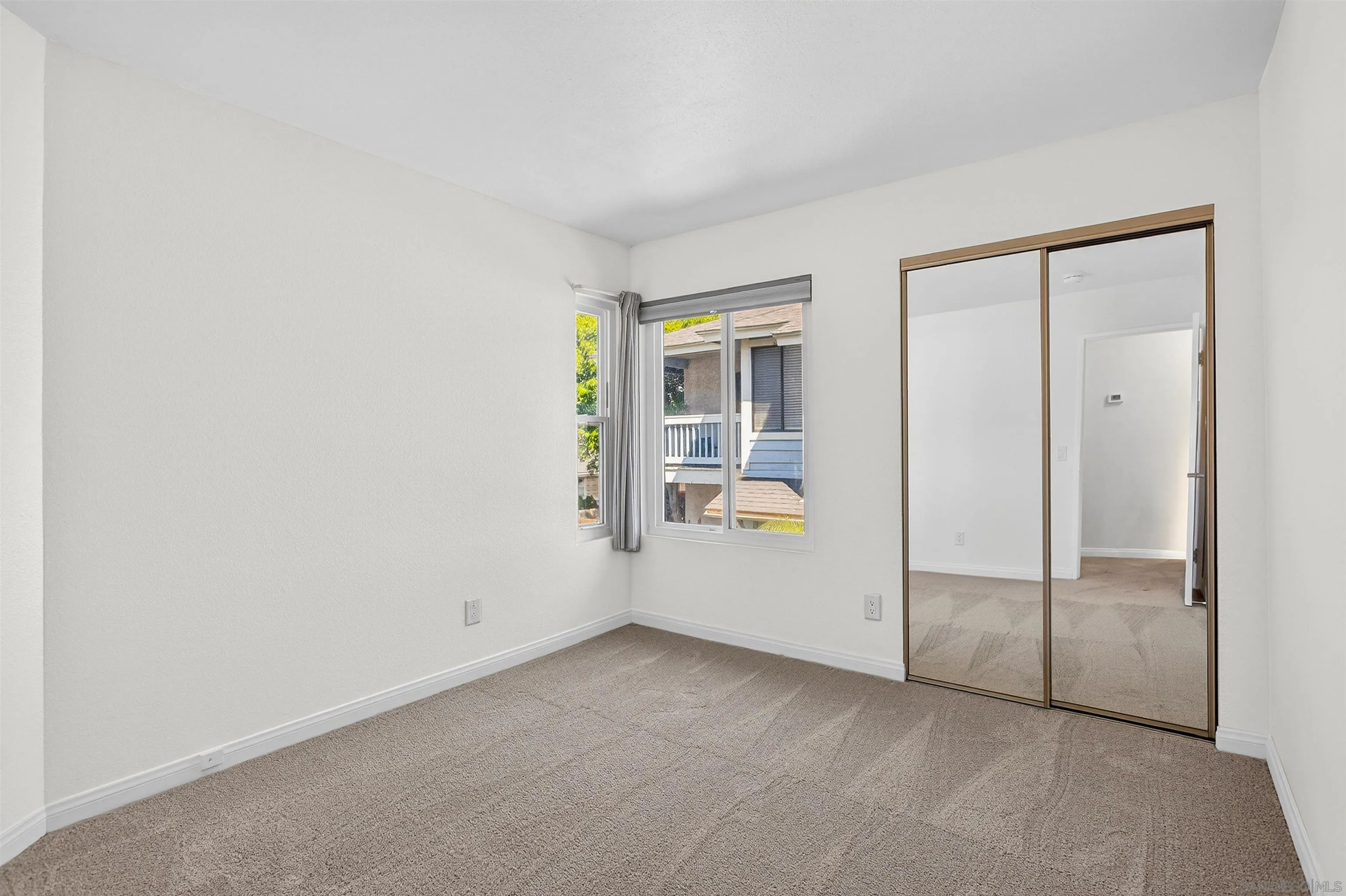 https://cdn.realtyfeed.com/cdn/127/260007449/6084d2cff84d8350f9bd24b38e39743b.webp
