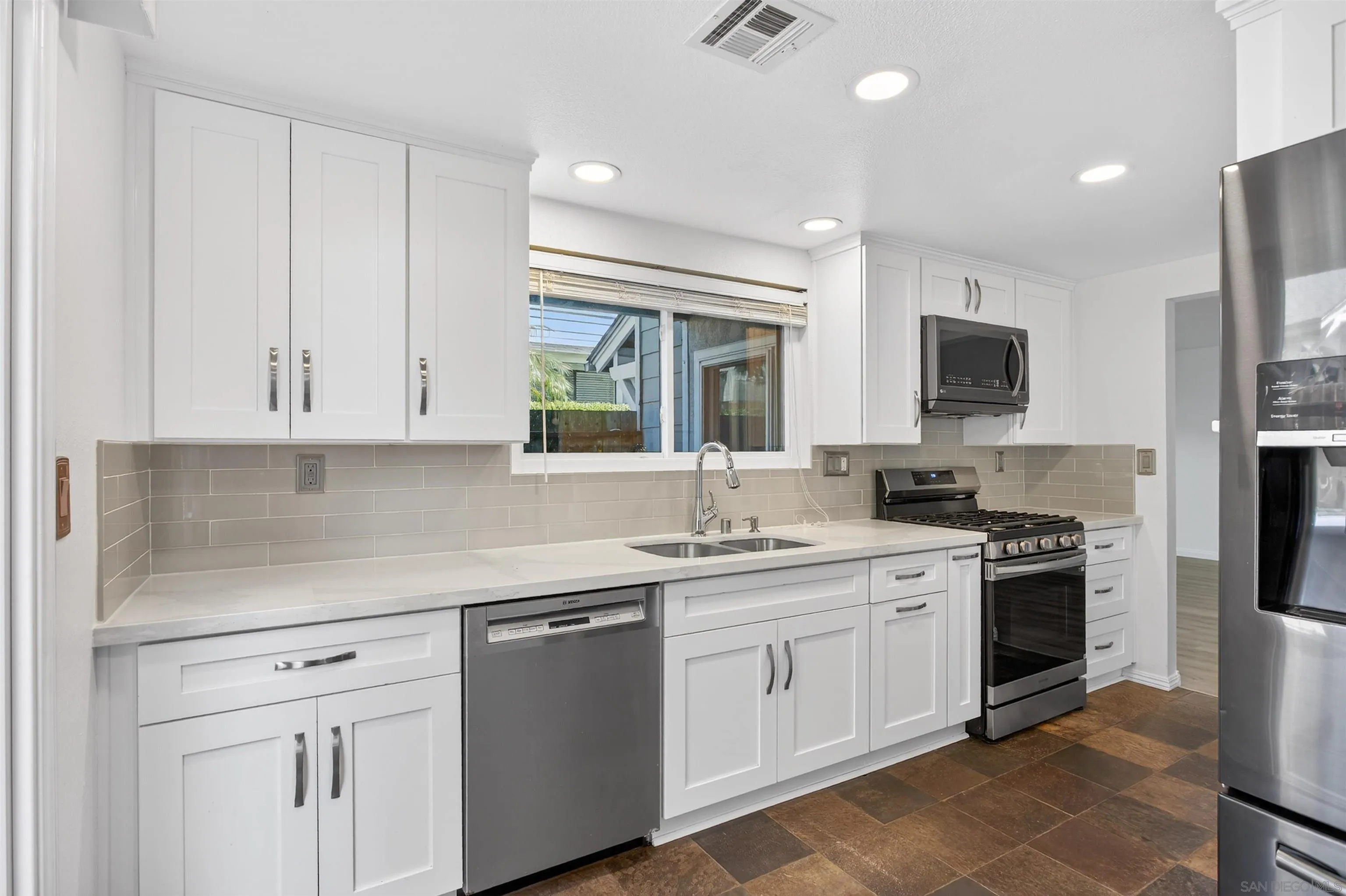 https://cdn.realtyfeed.com/cdn/127/260007449/9987a9c1dec6df2fd62777c193ad7e5d.webp