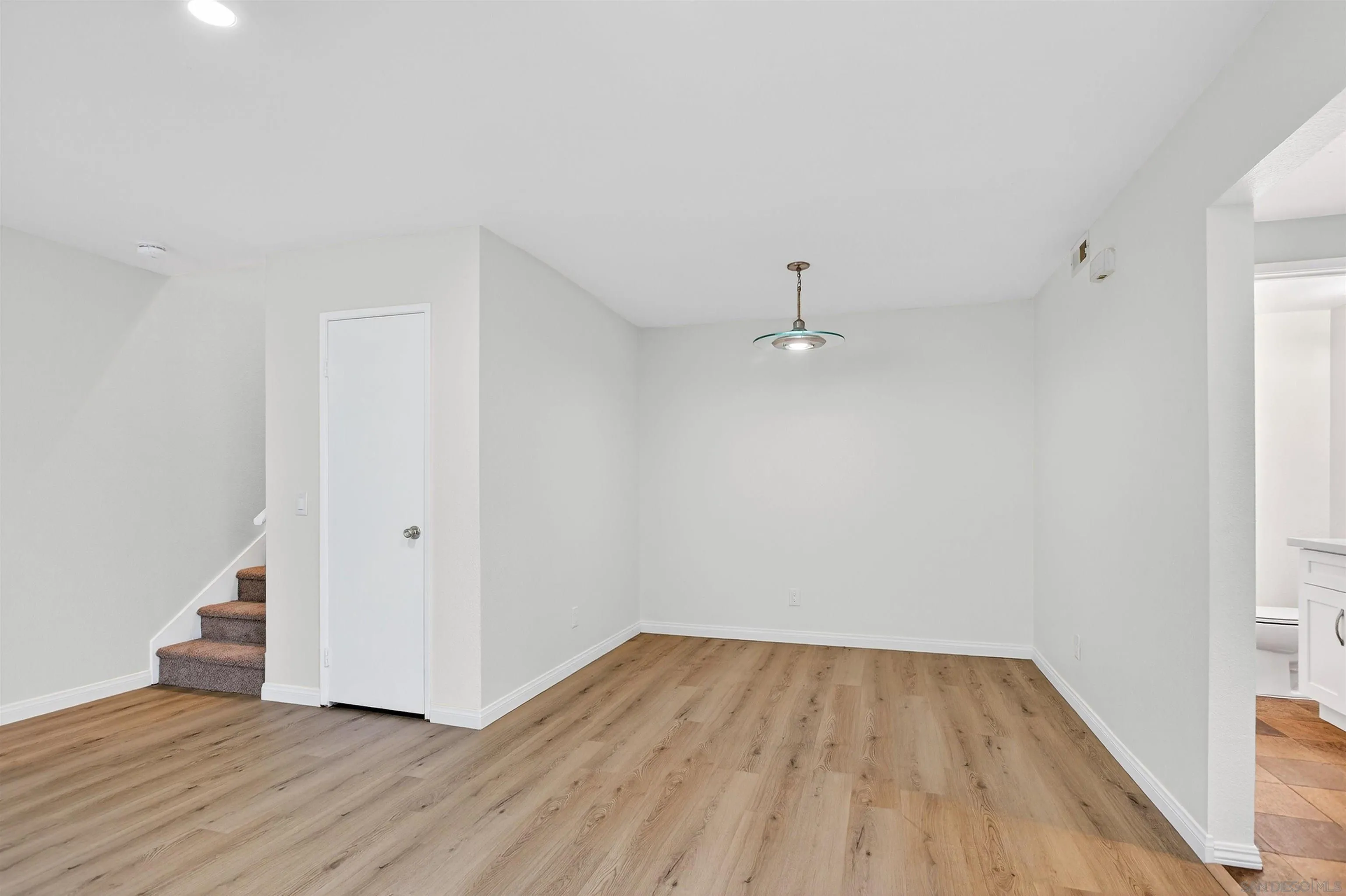 https://cdn.realtyfeed.com/cdn/127/260007449/a7a6206a0224c5bc914d762e1581c0e9.webp