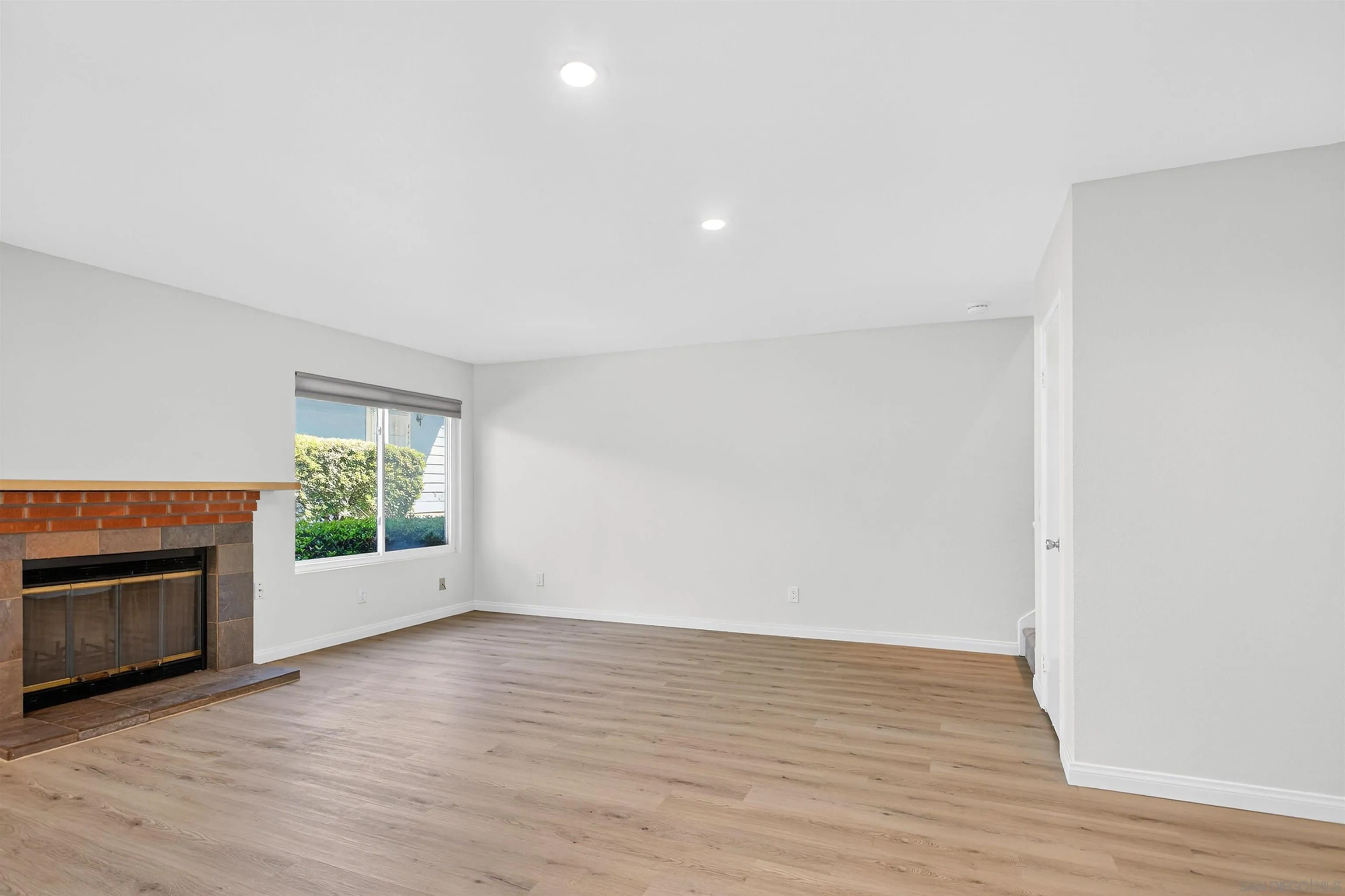 https://cdn.realtyfeed.com/cdn/127/260007449/a8eda4864b443ed7f243137654e3219e.webp