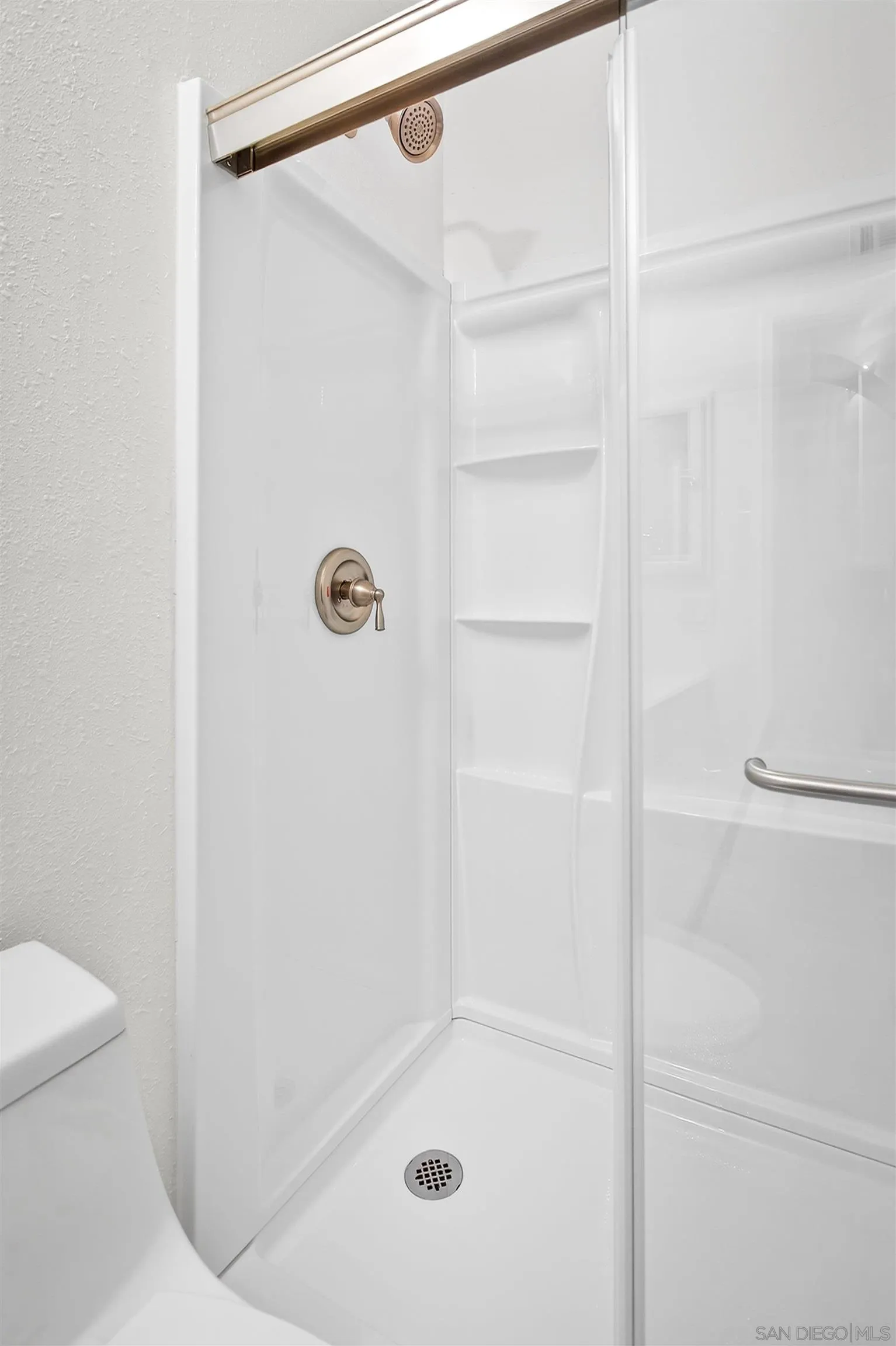https://cdn.realtyfeed.com/cdn/127/260007449/c439cd94bbf35c6a9b5848c2230e6b04.webp