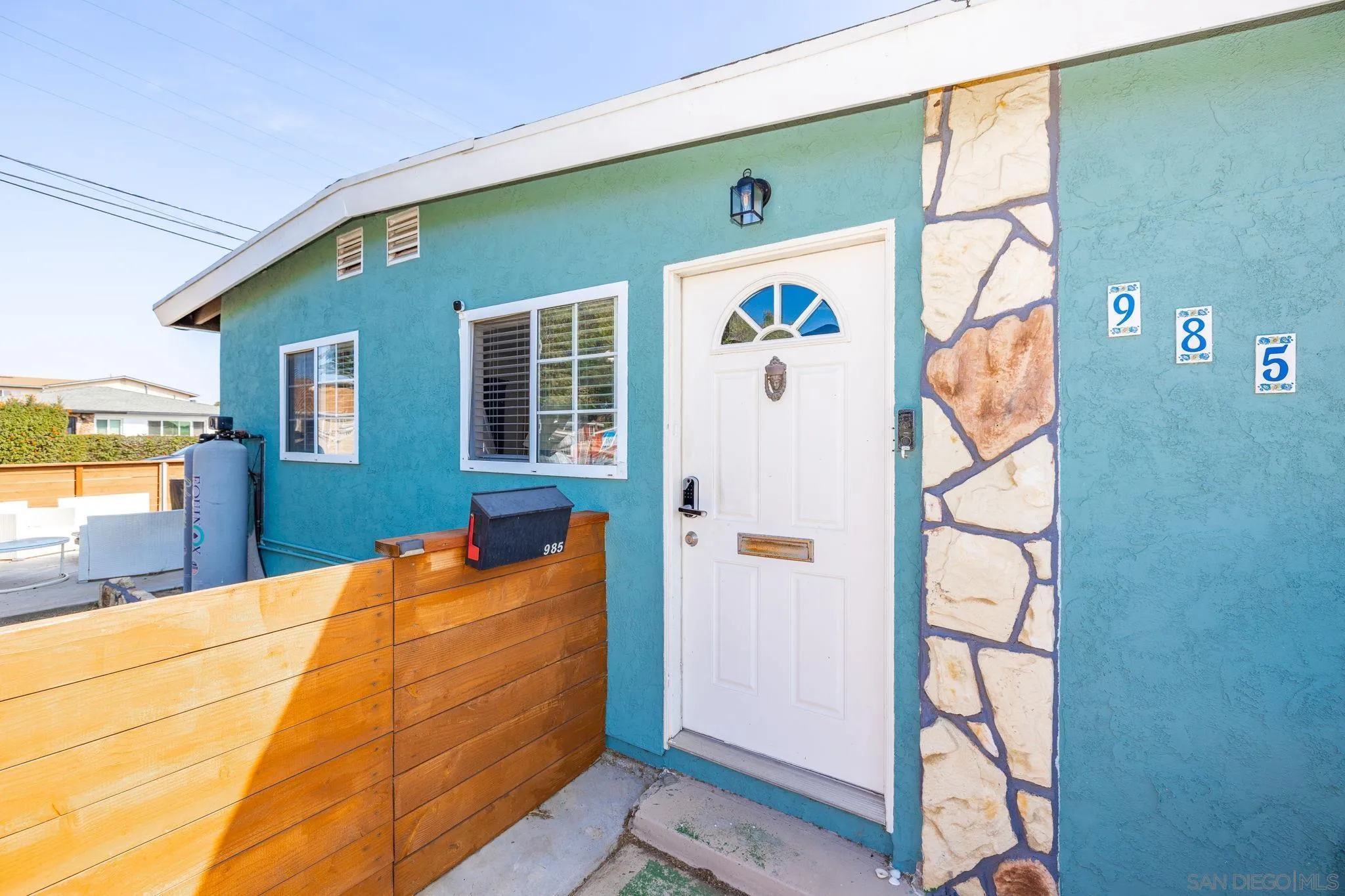 https://cdn.realtyfeed.com/cdn/127/260007454/1dbf3043d397941fc4a33b601024a85a.webp