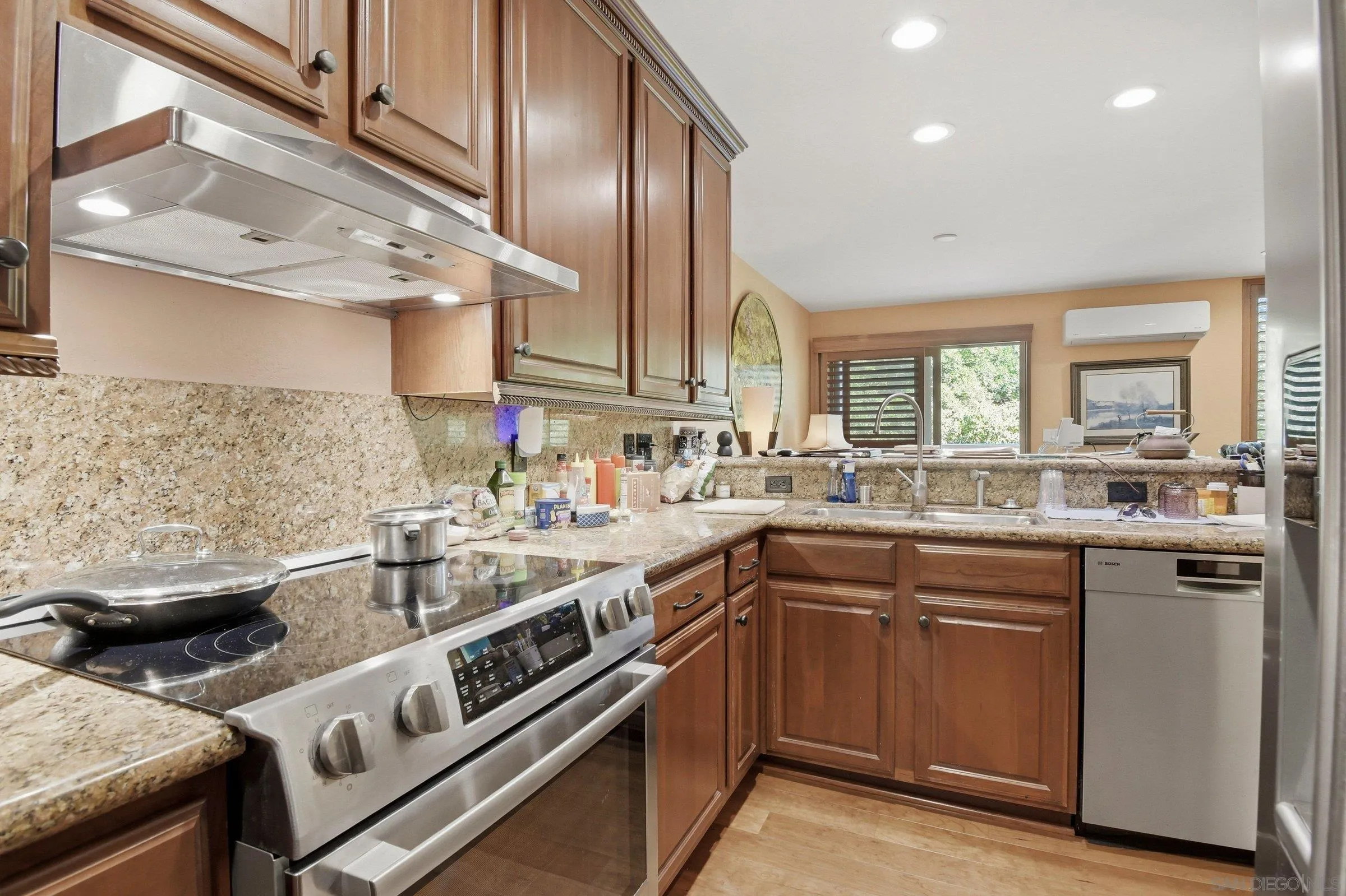 https://cdn.realtyfeed.com/cdn/127/260007456/3f805a8460a66cd613e02fb029f7559c.webp
