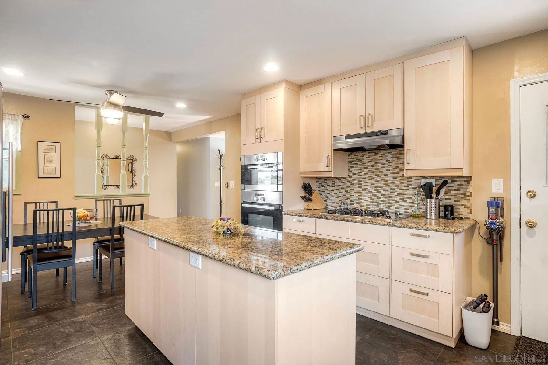 https://cdn.realtyfeed.com/cdn/127/260007458/05164e2d26d325555fc14285fe2f9420.webp