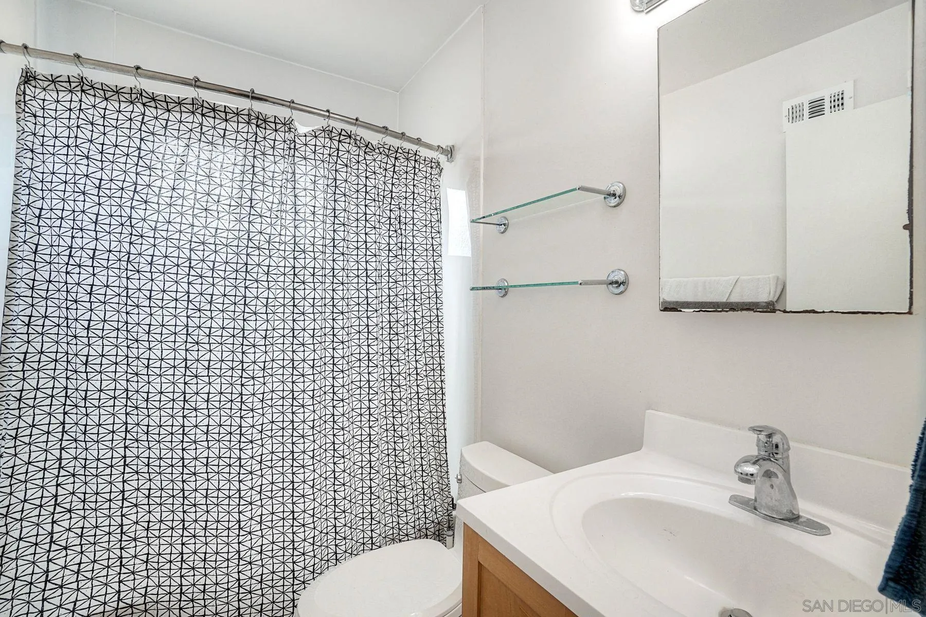 https://cdn.realtyfeed.com/cdn/127/260007458/afcc9ac83085ccc0c10dfcc0fdab5e6b.webp