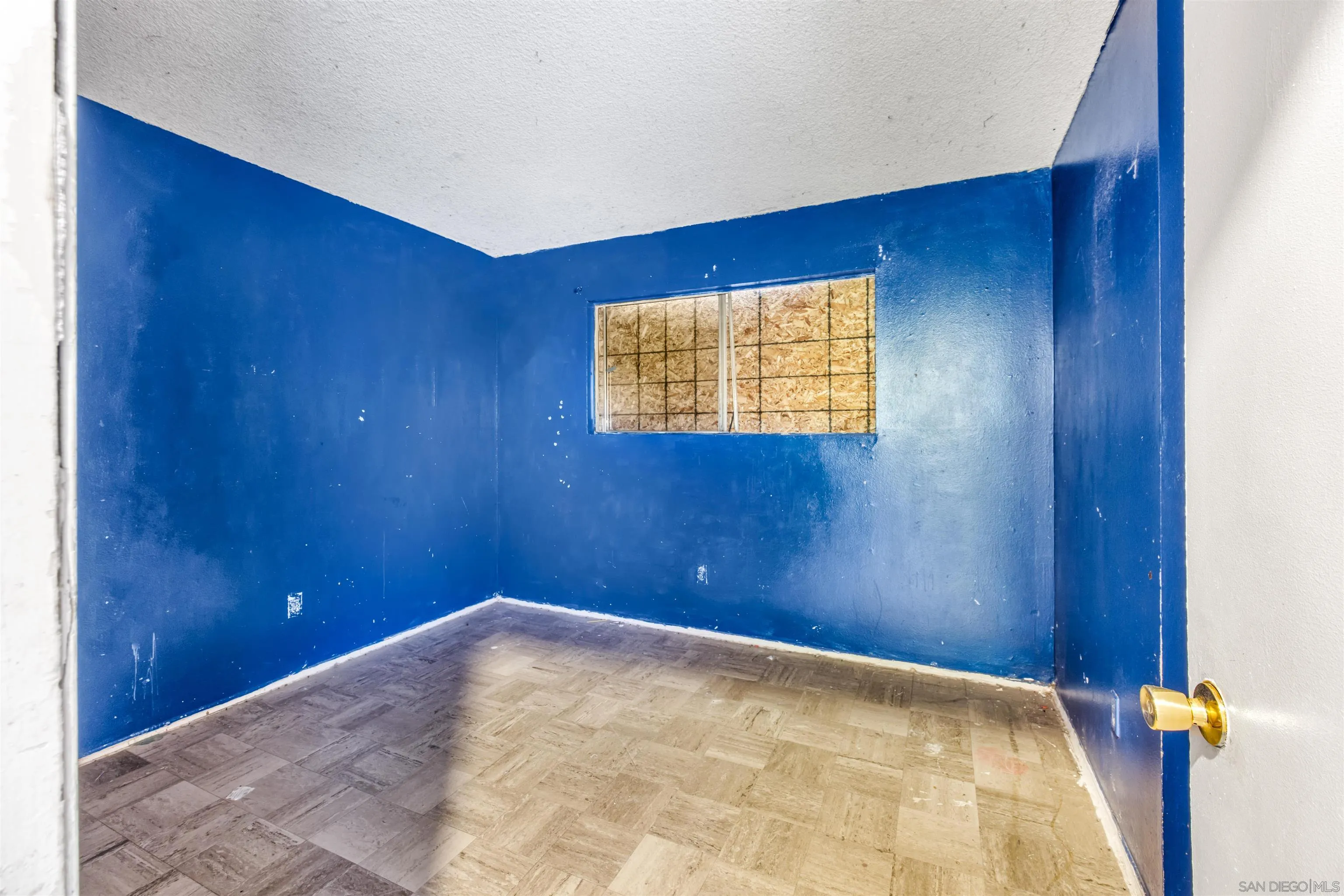 https://cdn.realtyfeed.com/cdn/127/260007459/268c6d984f05fb5bb320778c31521ffd.webp
