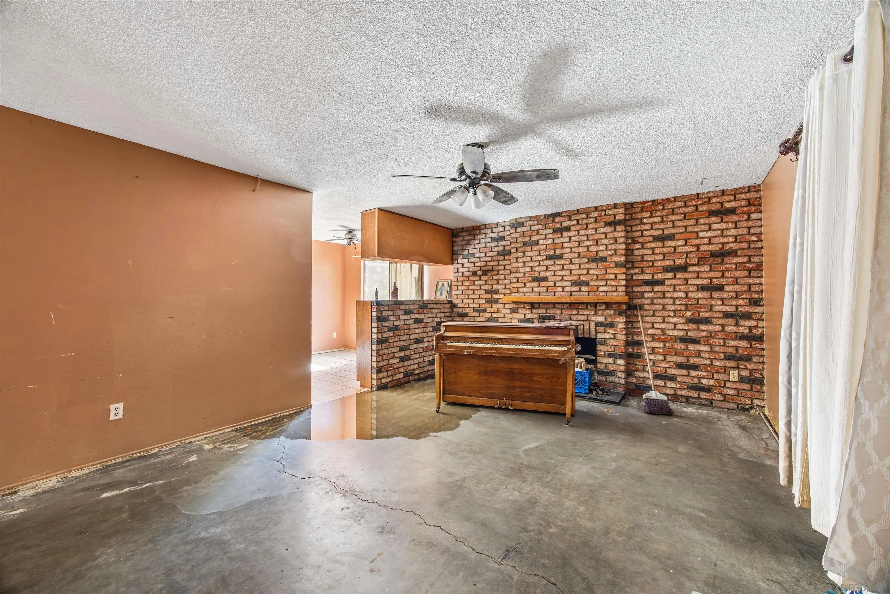 https://cdn.realtyfeed.com/cdn/127/260007459/f76f7c87126ba956ee77b7f1273e5f40.webp