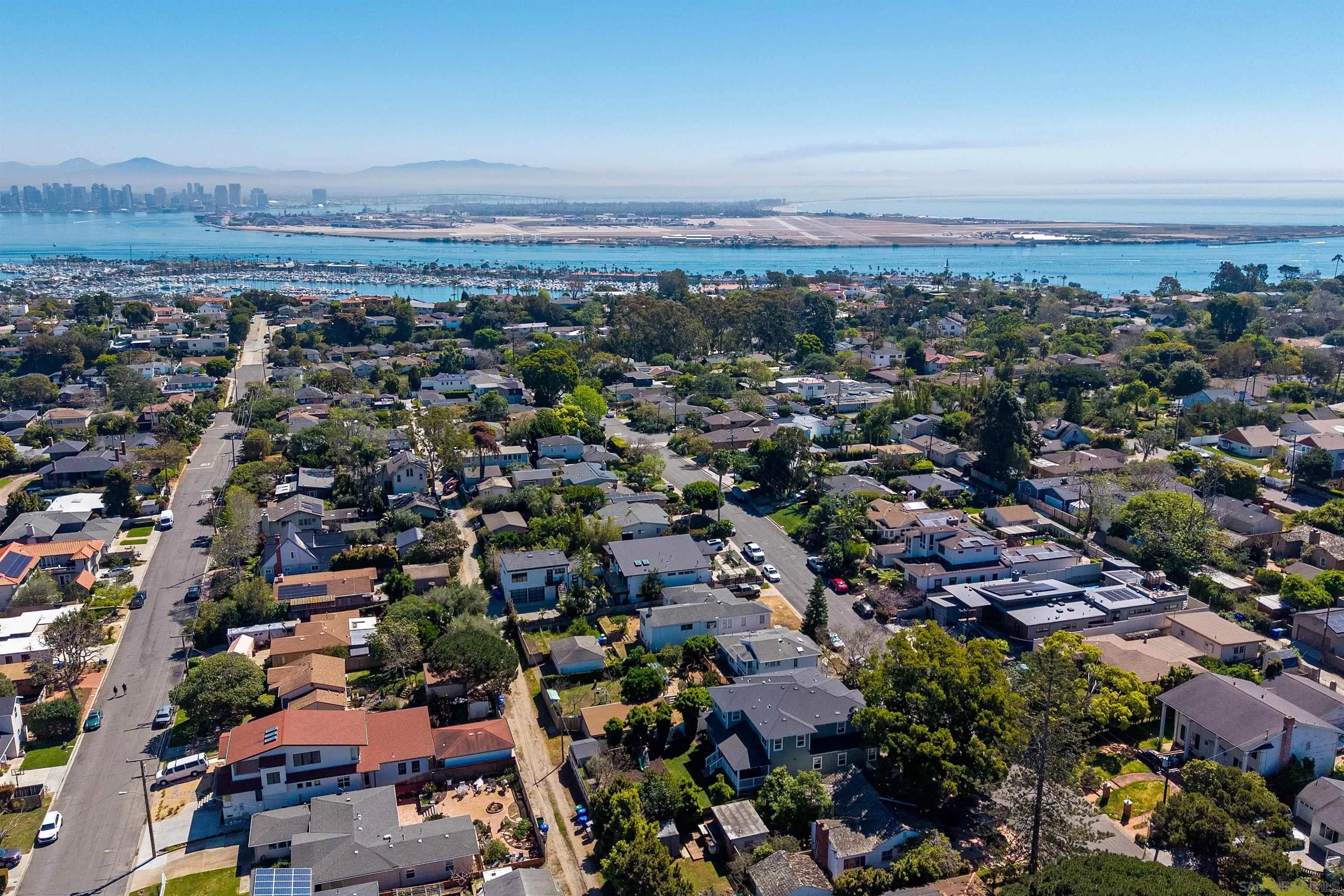 https://cdn.realtyfeed.com/cdn/127/260007460/e0cc82975a0015cdddea4ac7b4a3271b.webp
