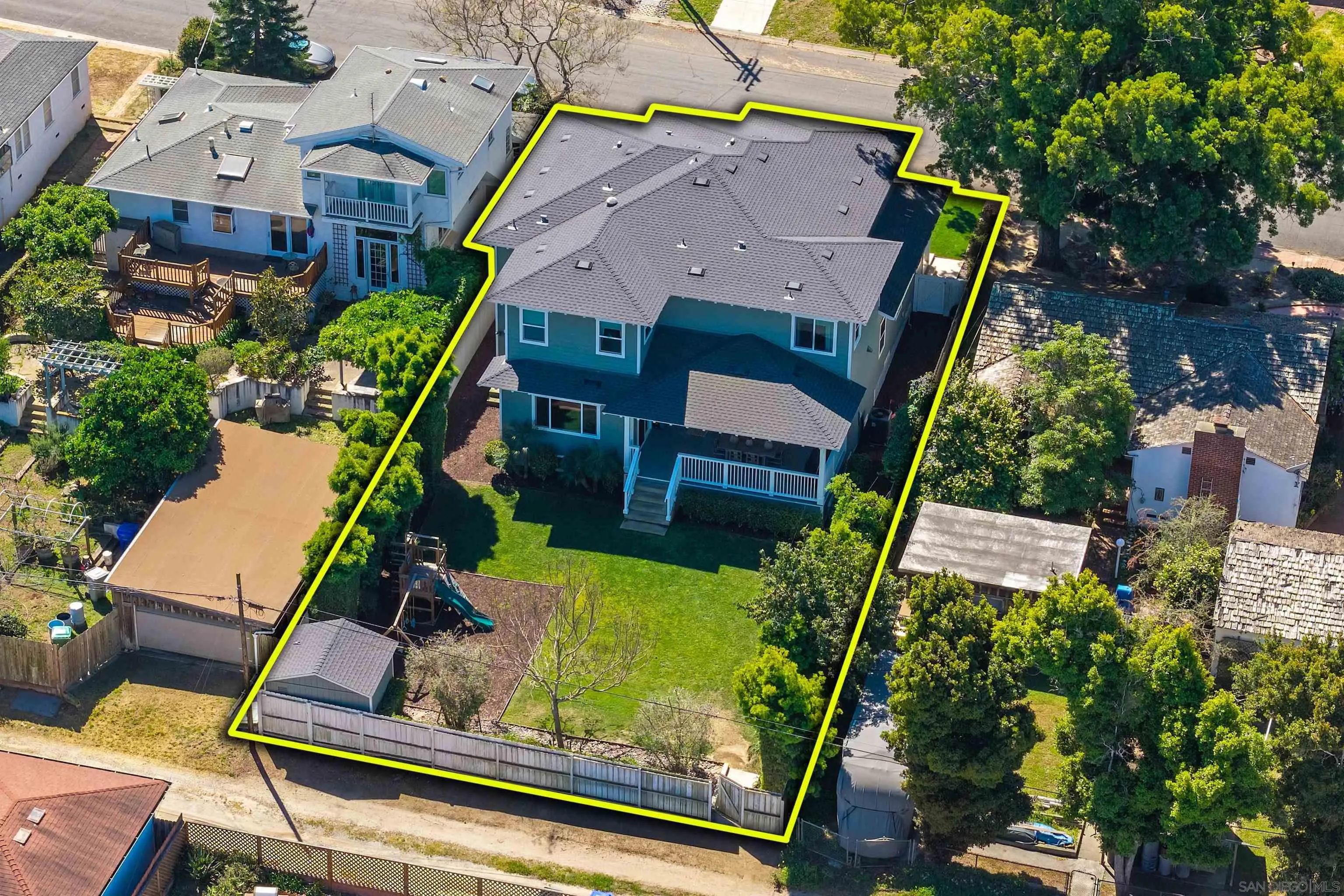 https://cdn.realtyfeed.com/cdn/127/260007460/f378f0b9ff506189f30f9690ceb2b497.webp
