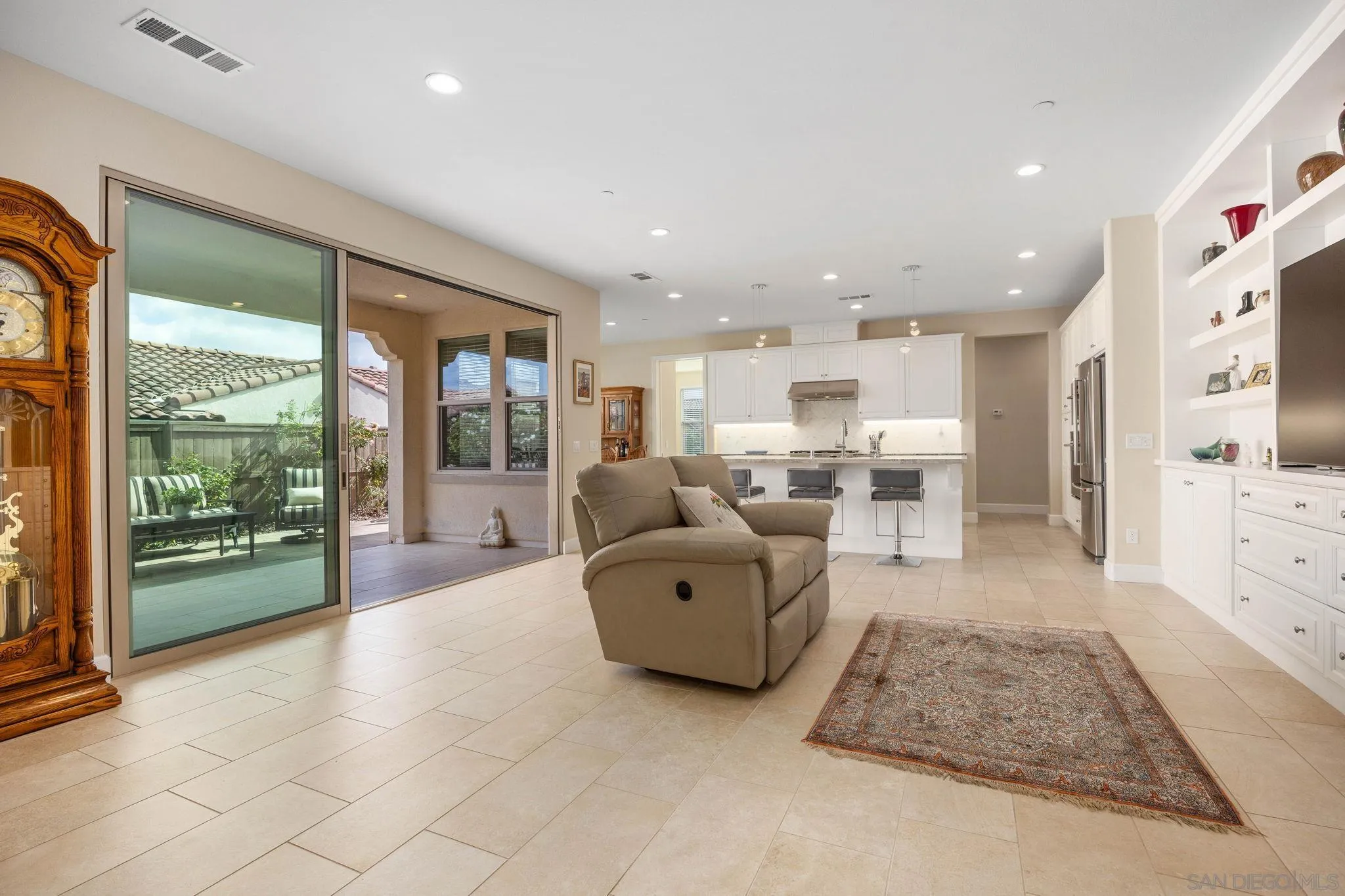 https://cdn.realtyfeed.com/cdn/127/260007466/4f33682a1e4ea8ac0e3f9b7b67692b78.webp