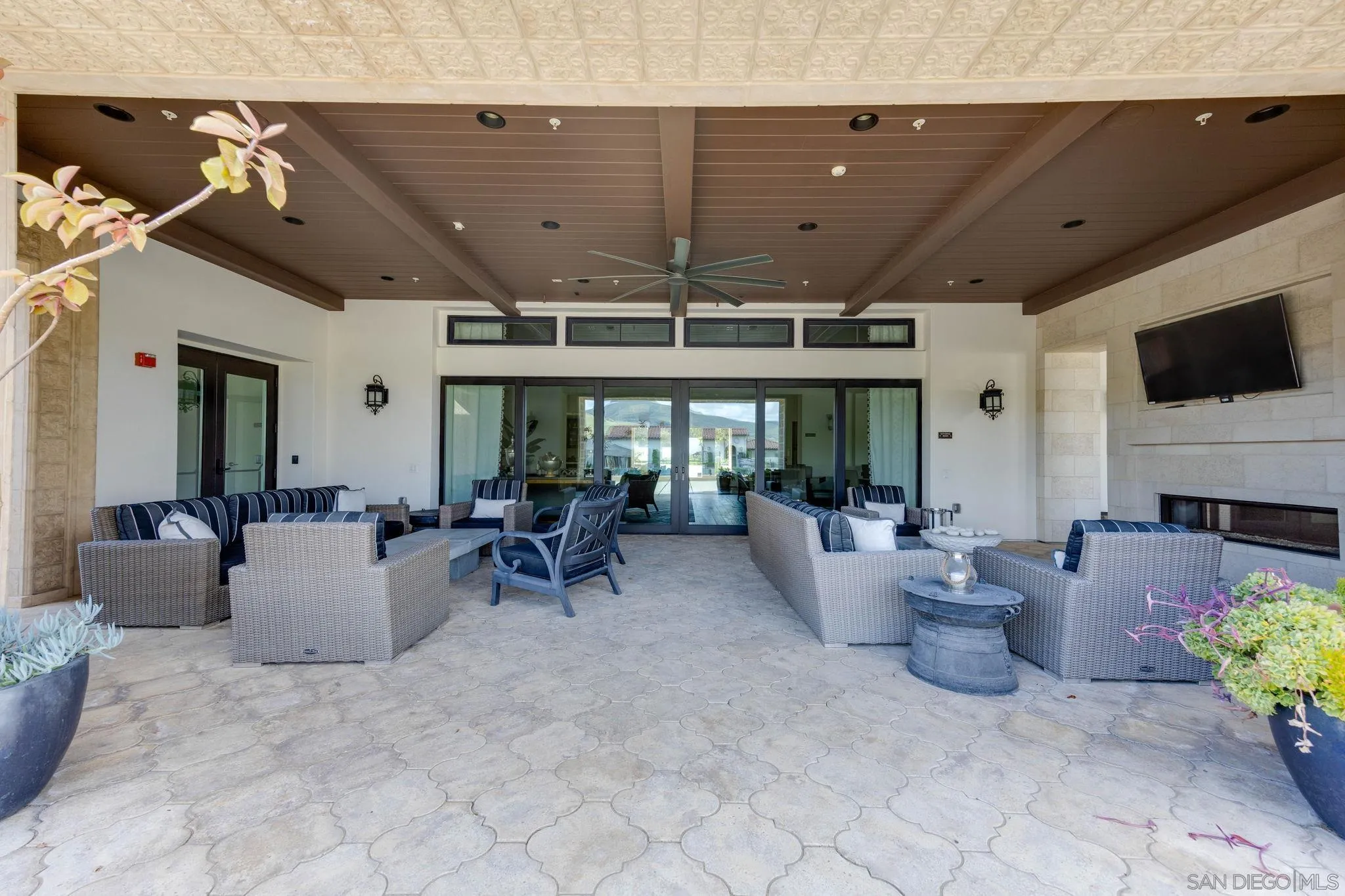 https://cdn.realtyfeed.com/cdn/127/260007466/90f6425528986e40b9f590ad089be8a9.webp