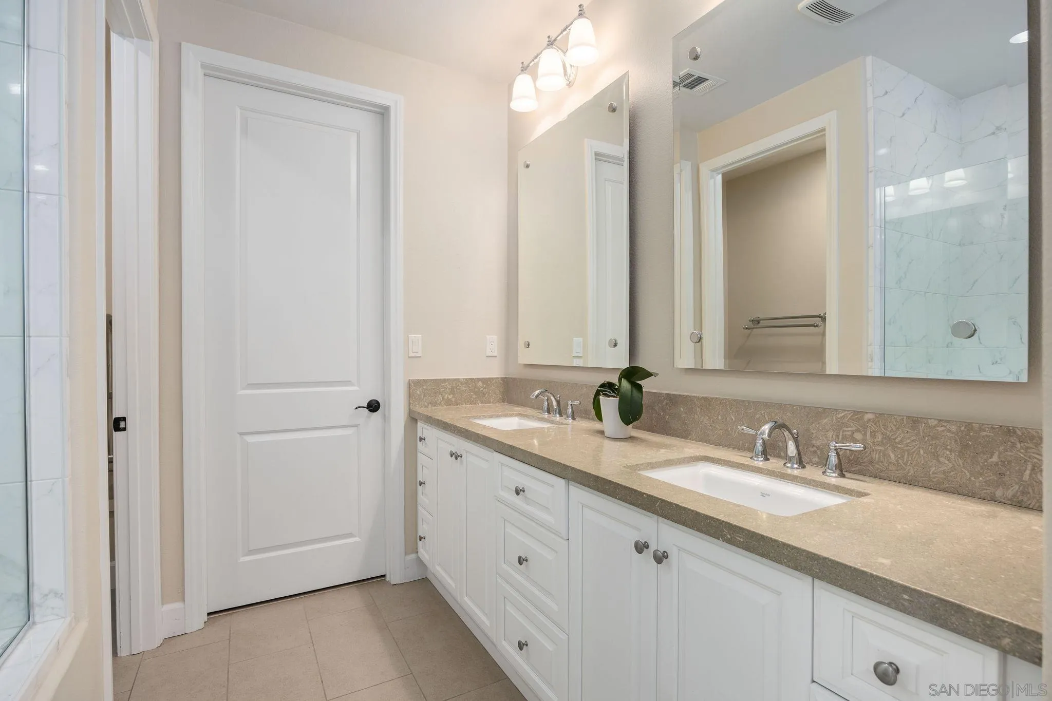 https://cdn.realtyfeed.com/cdn/127/260007466/ce9fb9b627a4fc7bf47b20568a5028ff.webp