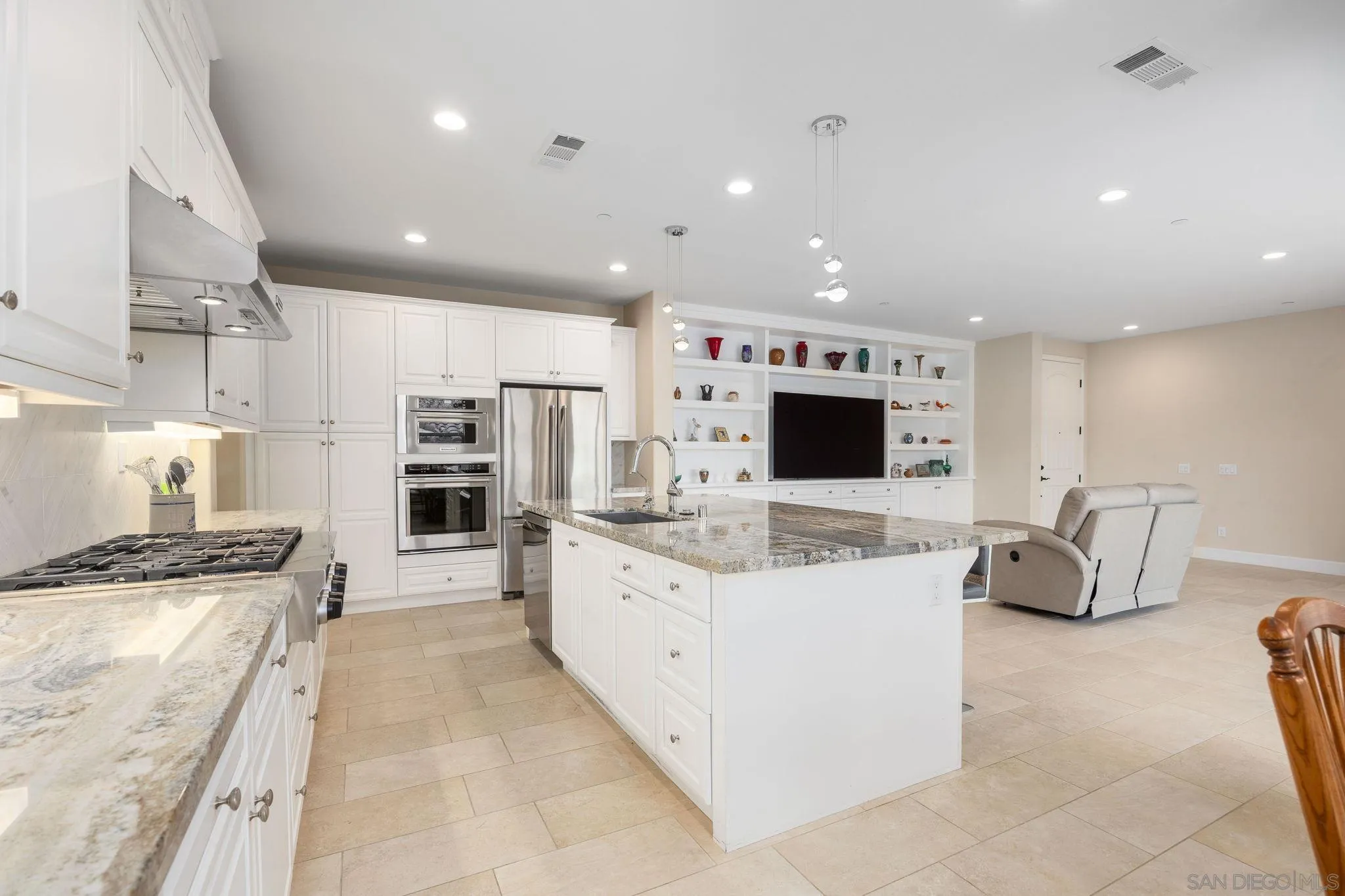 https://cdn.realtyfeed.com/cdn/127/260007466/dc4ac4150e0eb4c135172d5abc66927d.webp