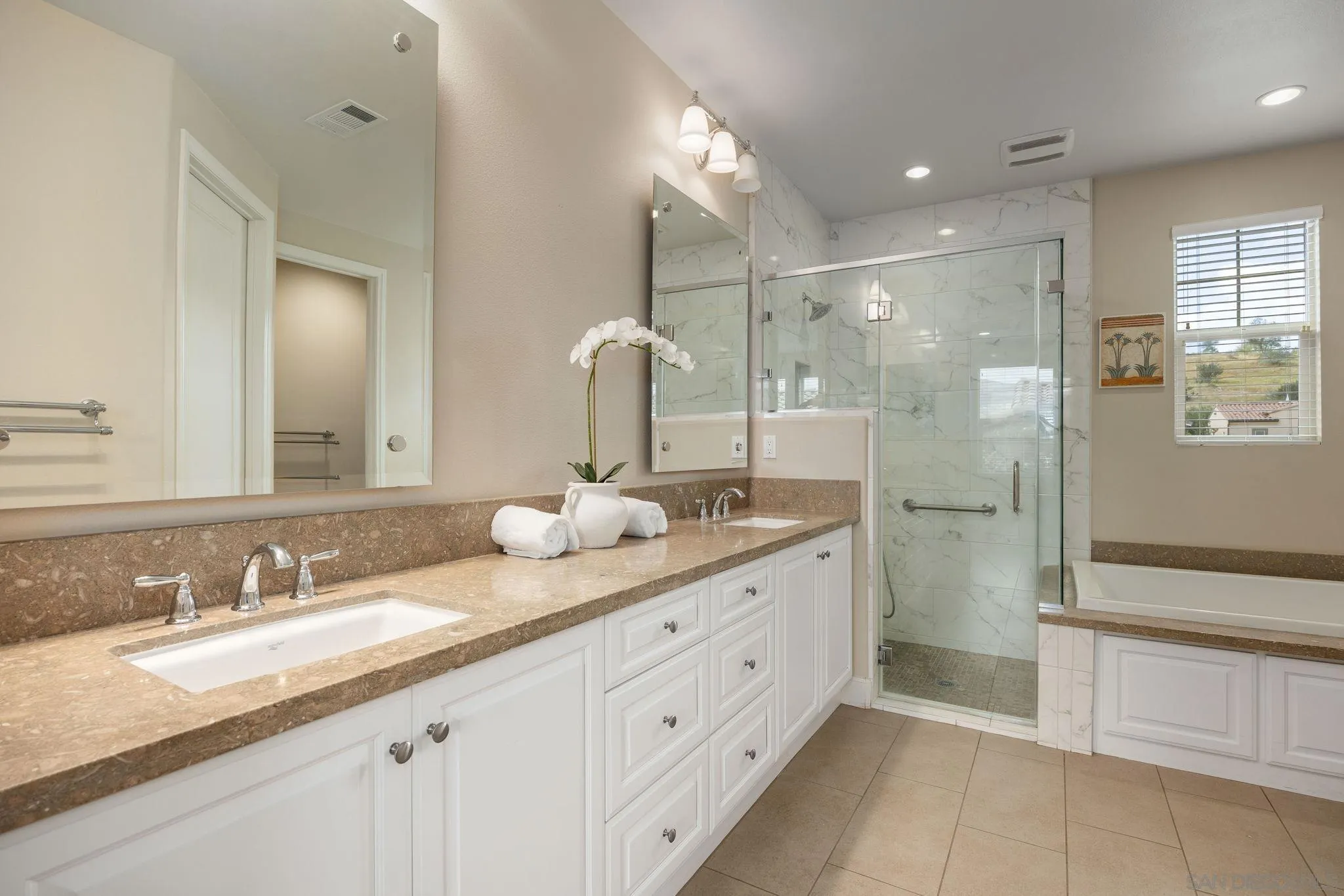 https://cdn.realtyfeed.com/cdn/127/260007466/f0bb5298309263debf2f6d724675c0fd.webp