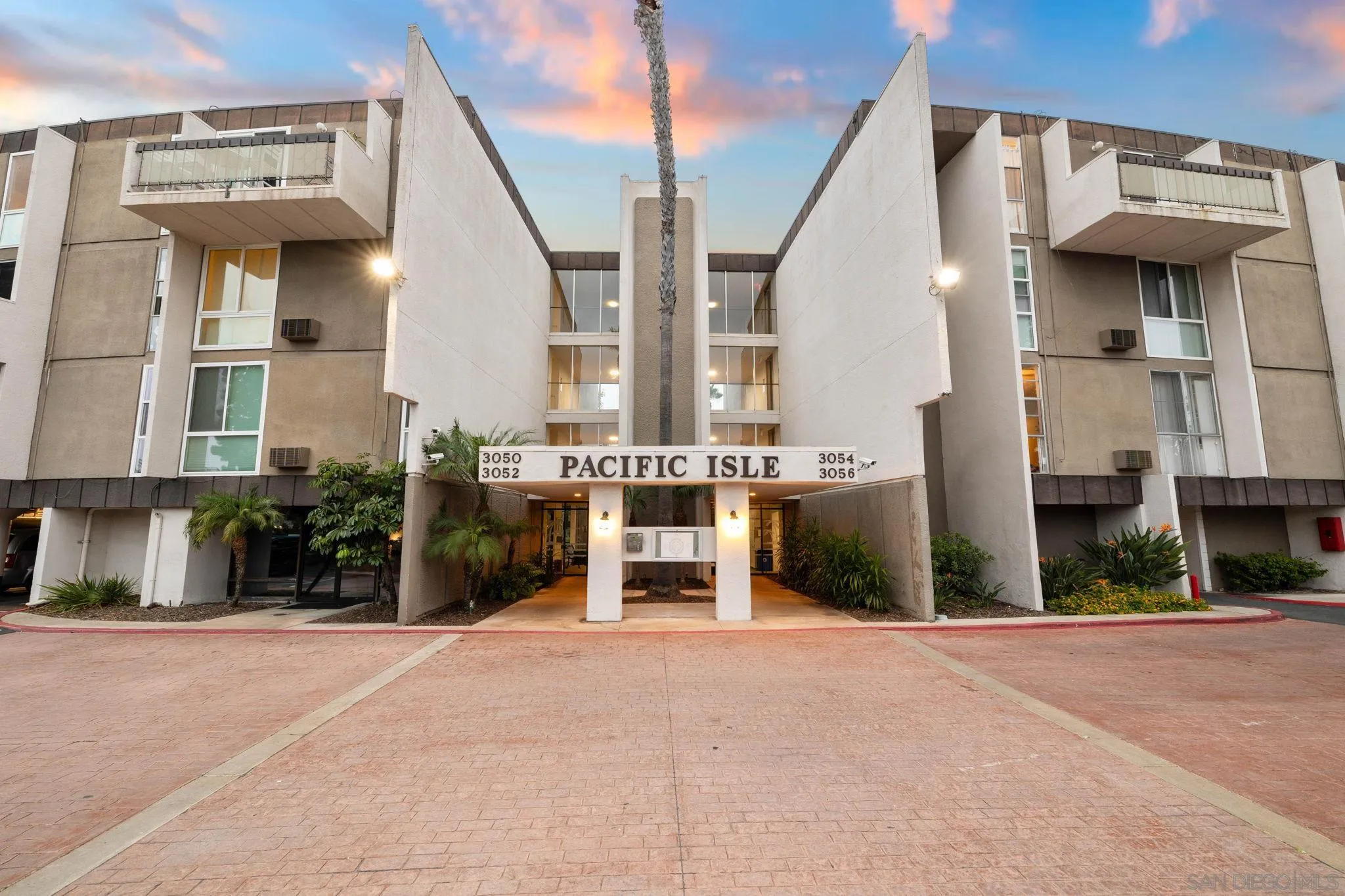 https://cdn.realtyfeed.com/cdn/127/260007470/fec41d082bd5028b80515a5e6fe086c8.webp