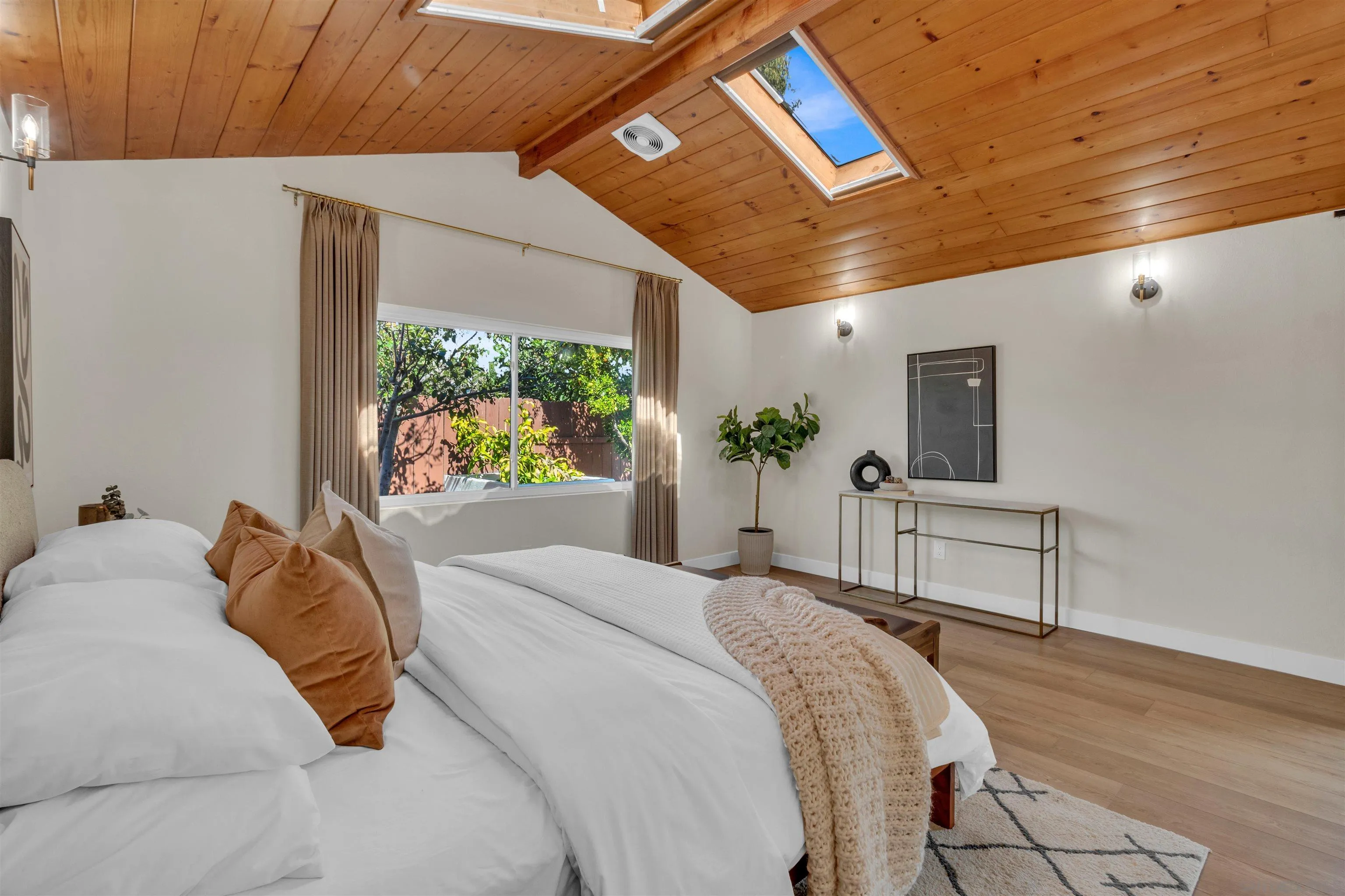 https://cdn.realtyfeed.com/cdn/127/260007475/12163857a87a2fb0a1cbbc5671f4ada2.webp
