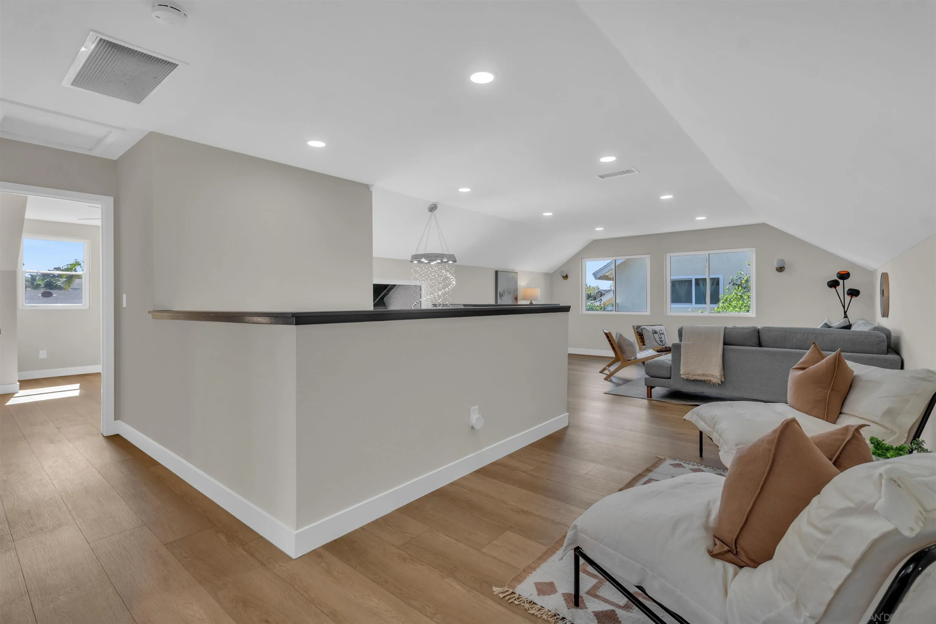 https://cdn.realtyfeed.com/cdn/127/260007475/1f19ff564b7cdbed92b31d6dedfa58cc.webp