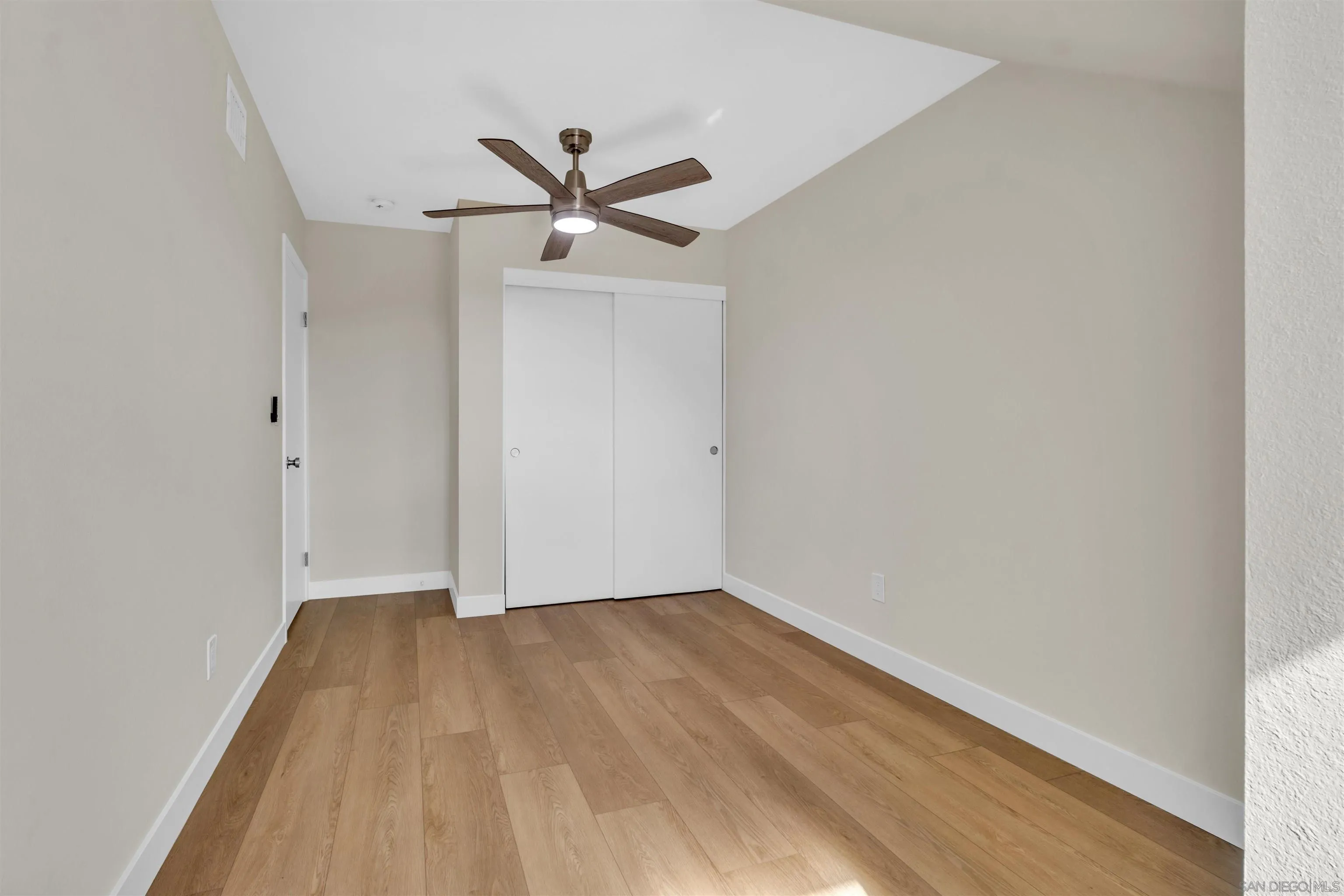 https://cdn.realtyfeed.com/cdn/127/260007475/707b19e1618cef5277e3eebb14d5756e.webp