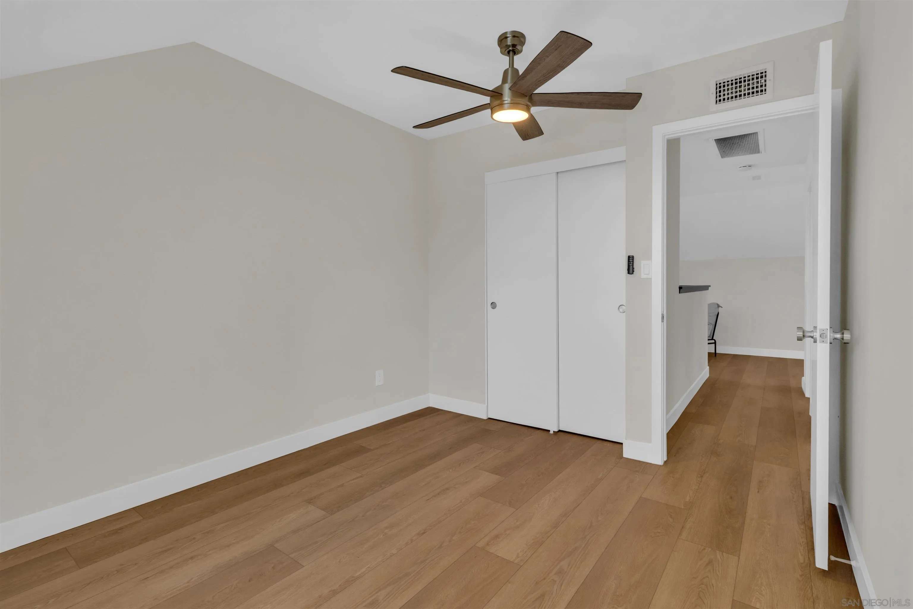 https://cdn.realtyfeed.com/cdn/127/260007475/a631b3322637f49e5493841d8cb937e4.webp