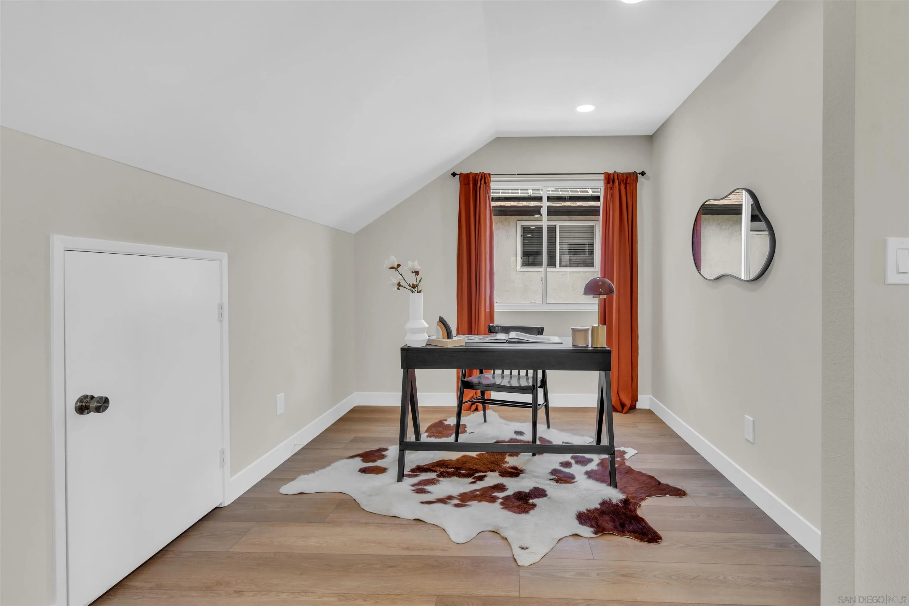 https://cdn.realtyfeed.com/cdn/127/260007475/b32cbedf40f4508c55f630cfa52fd638.webp
