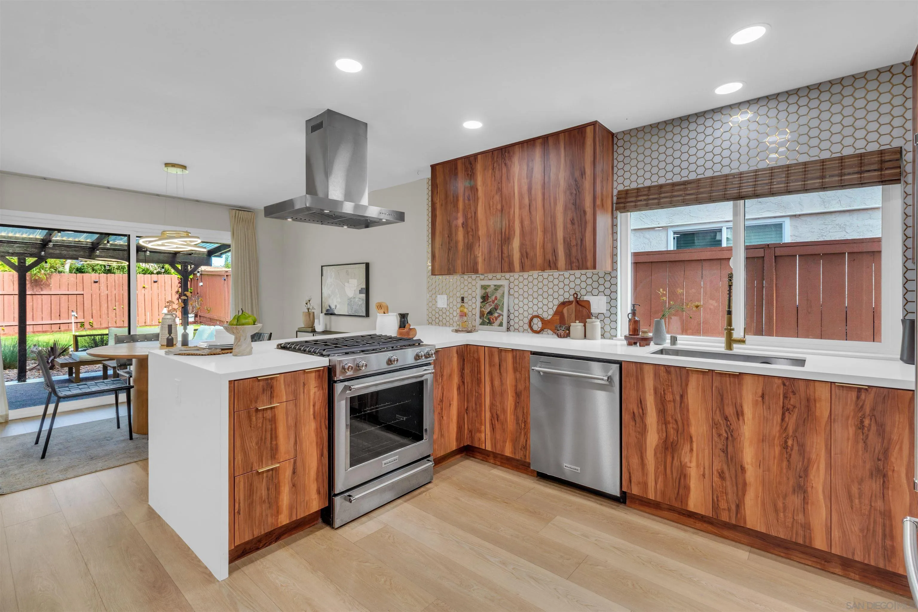 https://cdn.realtyfeed.com/cdn/127/260007475/f504a0071fef596c4f5b3c4087b8a67a.webp