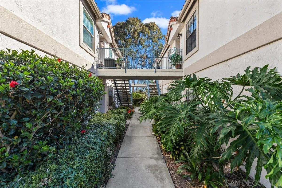 https://cdn.realtyfeed.com/cdn/127/260007476/65eedcfe414c488b5bd3bafbbecc2320.webp