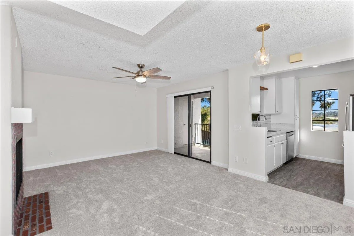 https://cdn.realtyfeed.com/cdn/127/260007476/e35e23f26be8a02f847f30e599497ff2.webp