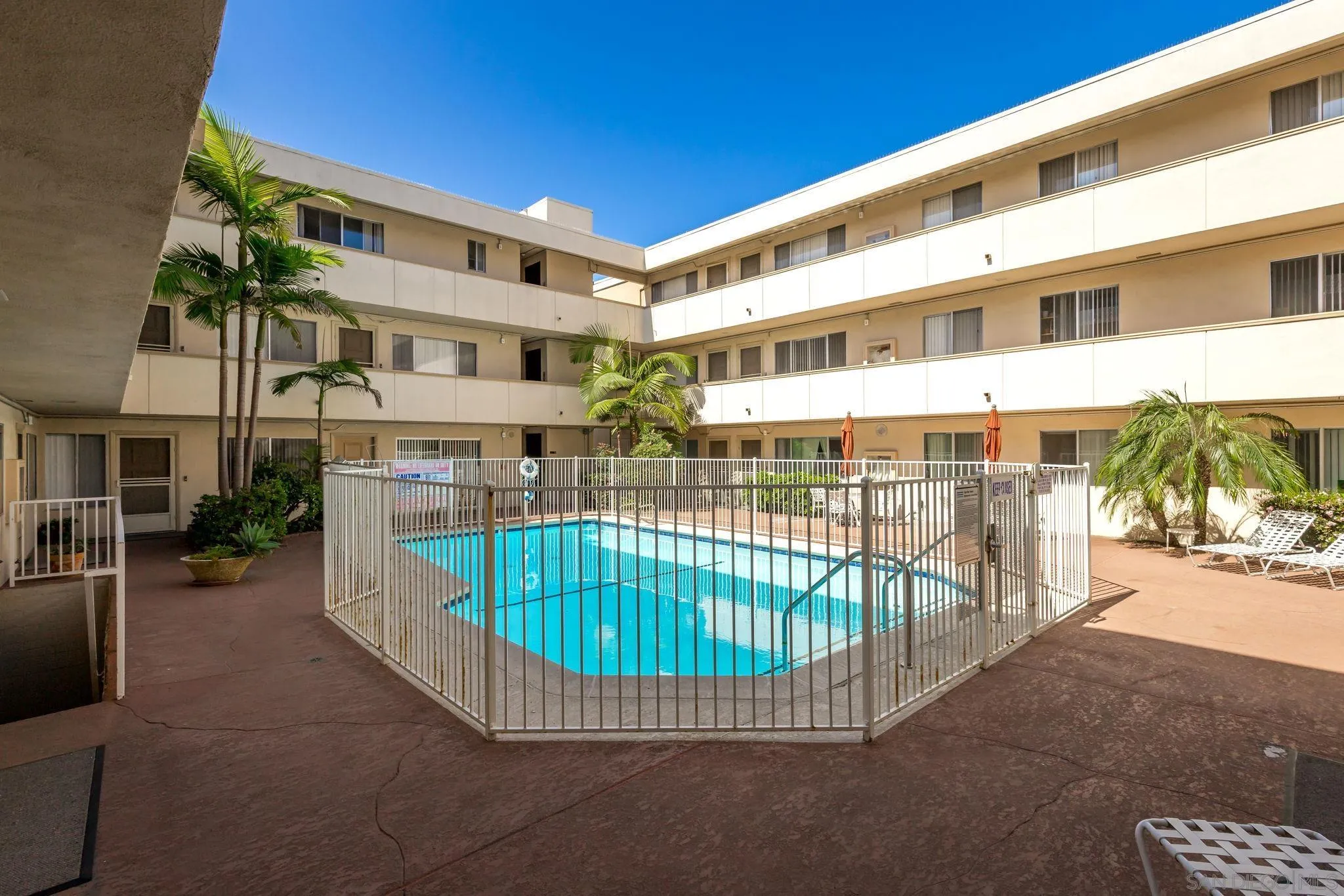 https://cdn.realtyfeed.com/cdn/127/260007484/6005e1f4d3d77a8c83a51269f07367c4.webp