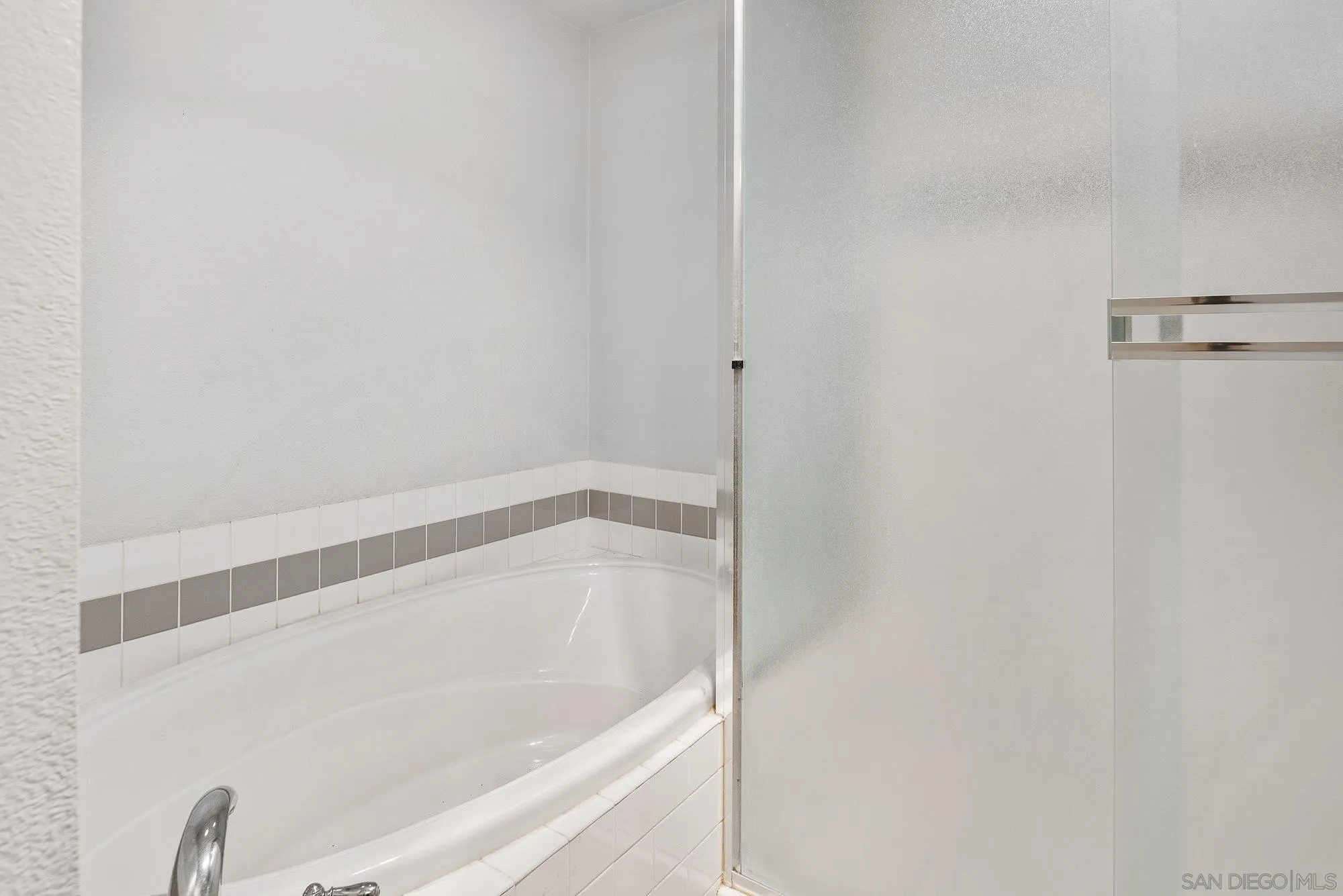 https://cdn.realtyfeed.com/cdn/127/260007485/8c0480752dfb173ece88306e315fecd3.webp