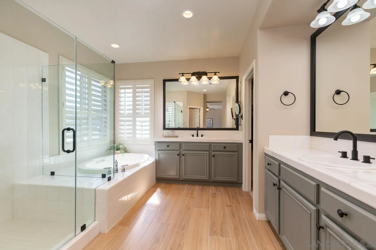 https://cdn.realtyfeed.com/cdn/127/260007490/8bf9e7a3cbe94a7a58696054c978ba84.webp