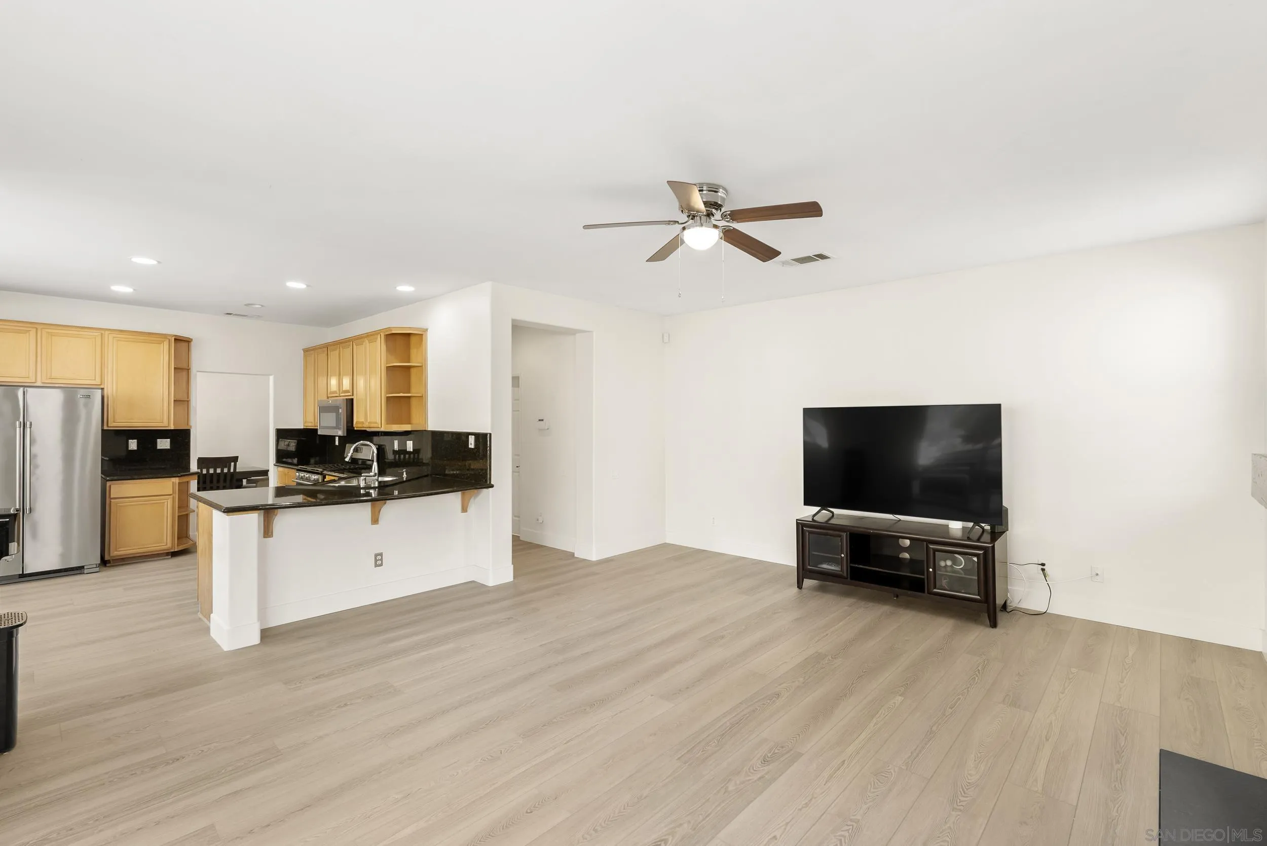 https://cdn.realtyfeed.com/cdn/127/260007491/0f756c81e0b0b44f6696d89ab60a62e0.webp