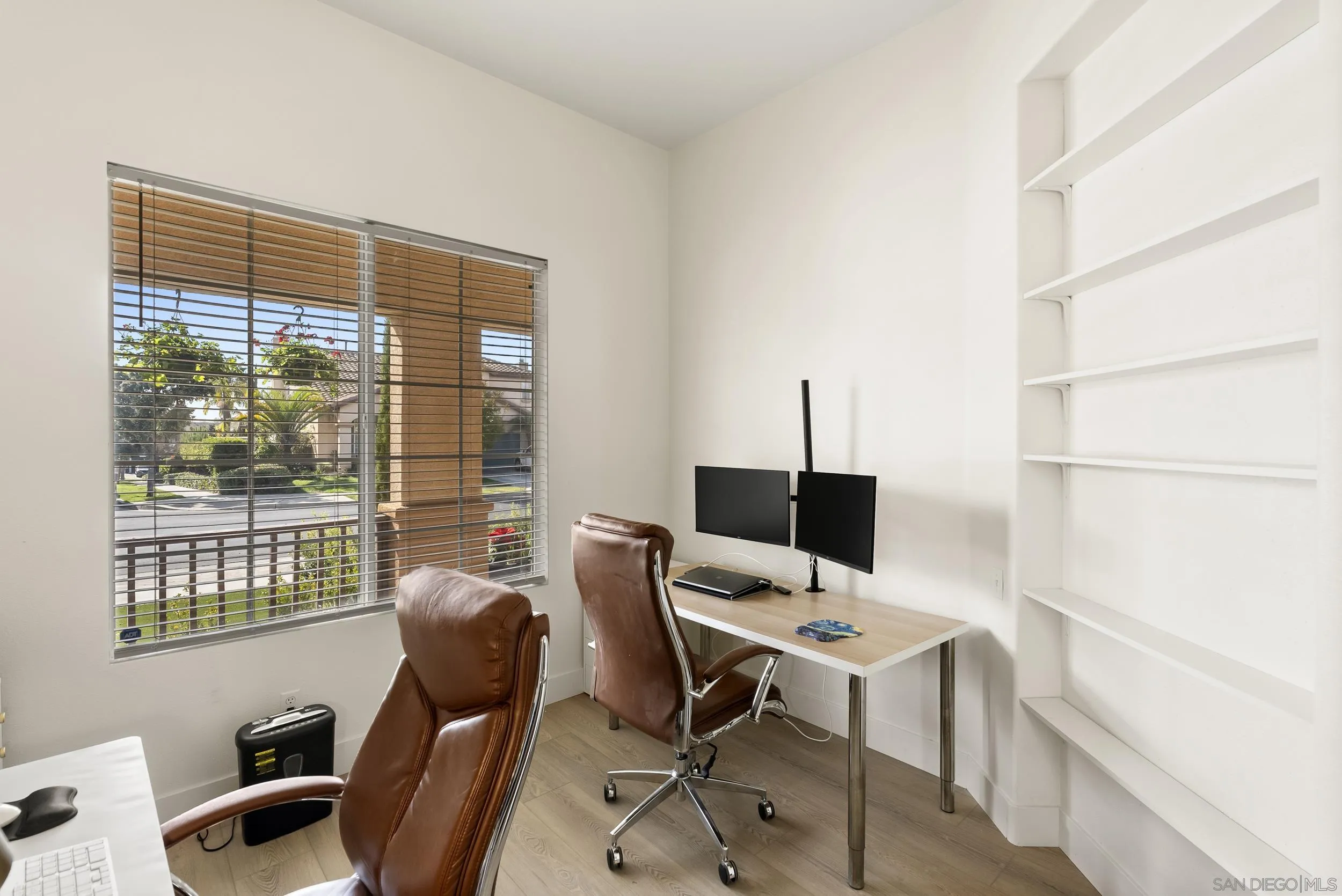 https://cdn.realtyfeed.com/cdn/127/260007491/3ea0e3cb8bc9168a16e25d881c6f27b5.webp