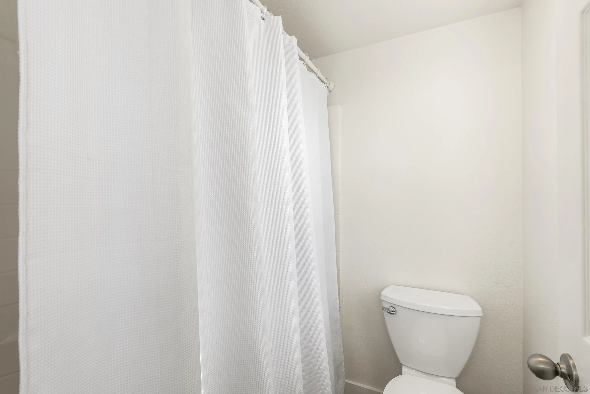 https://cdn.realtyfeed.com/cdn/127/260007491/66c26098ba9770bb898b9cd01b4a2081.webp